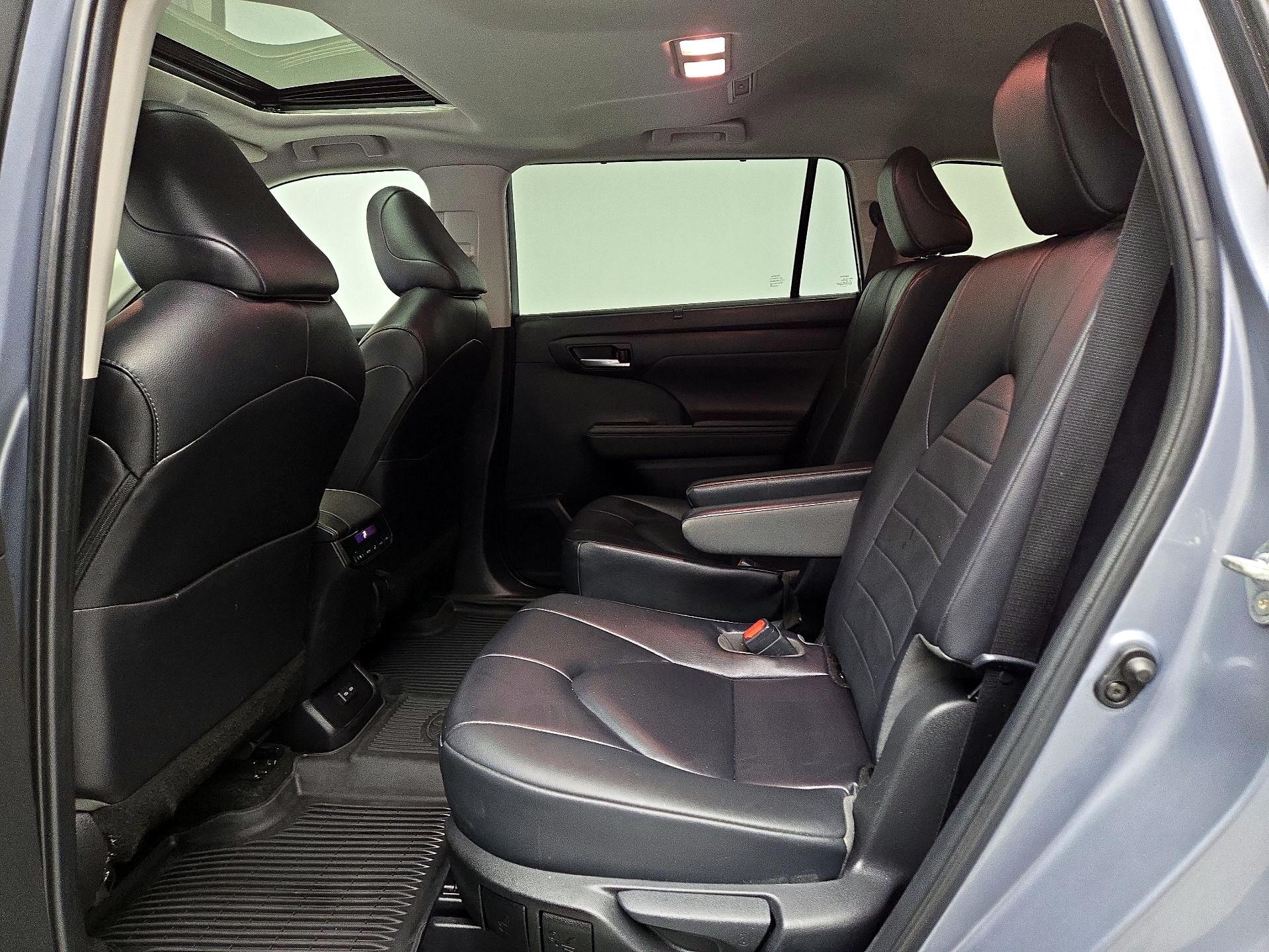 Thumbnail: 2023 Toyota Highlander - 20