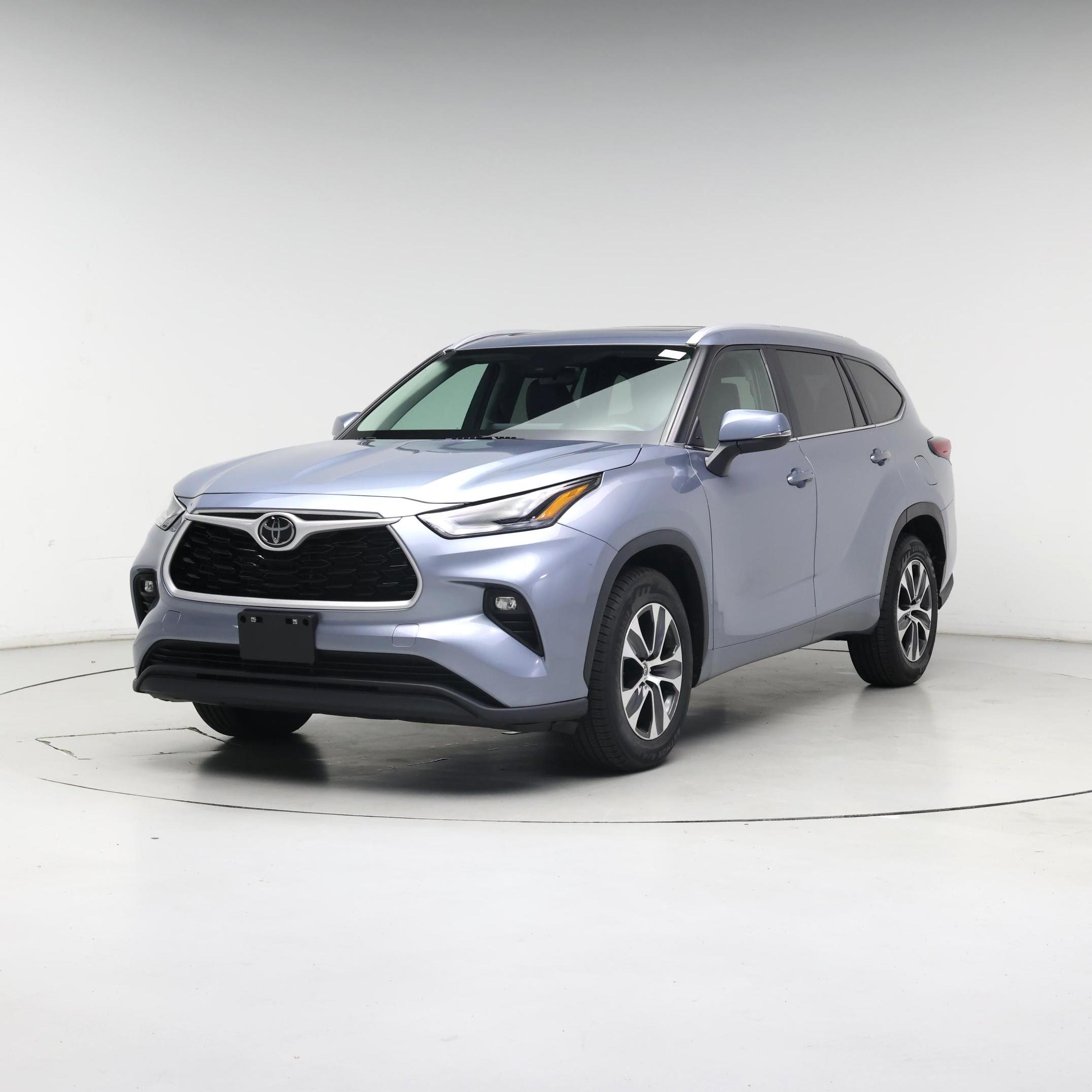 Thumbnail: 2023 Toyota Highlander - 4