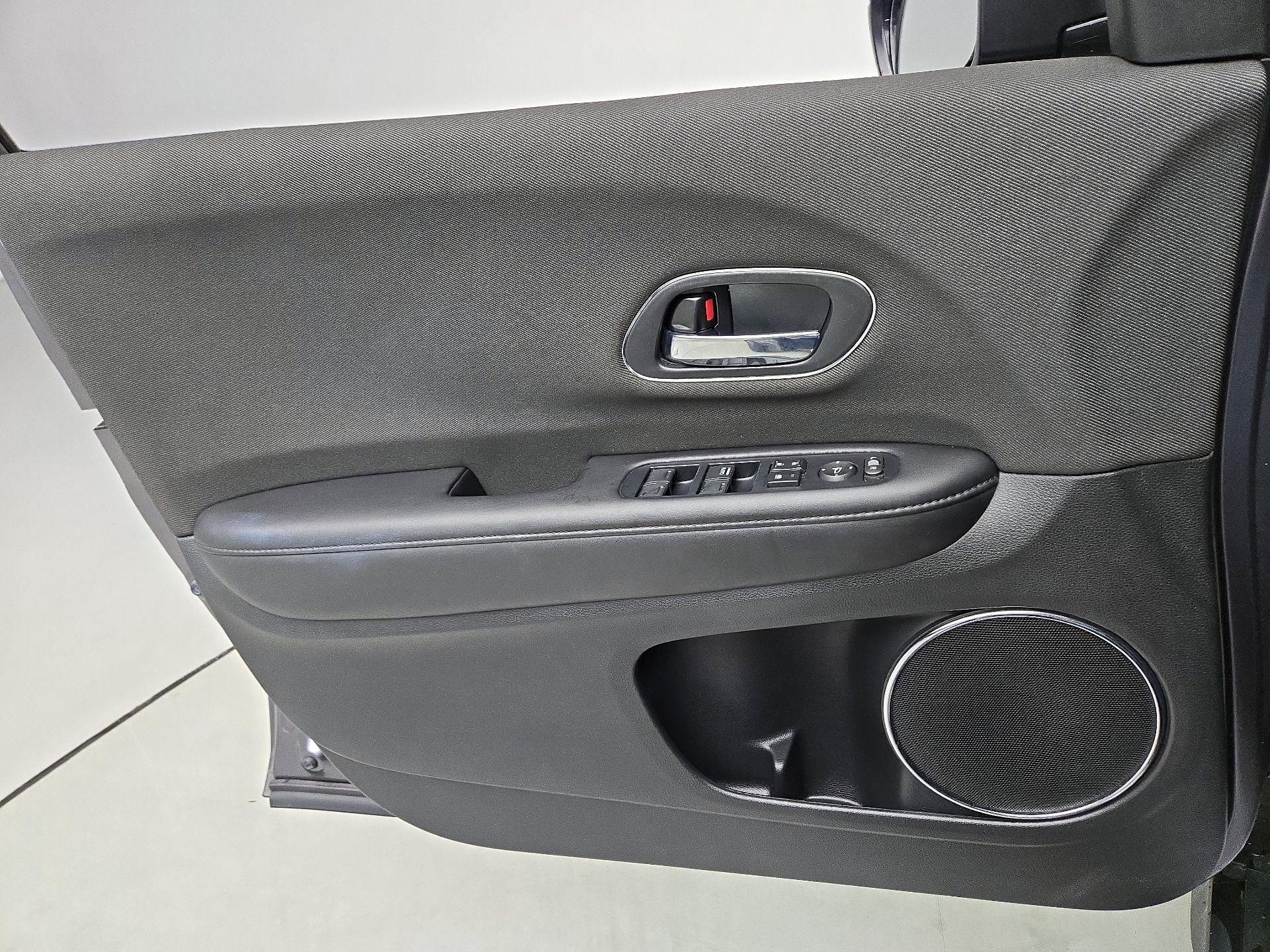 Thumbnail: 2019 Honda HR-V - 12