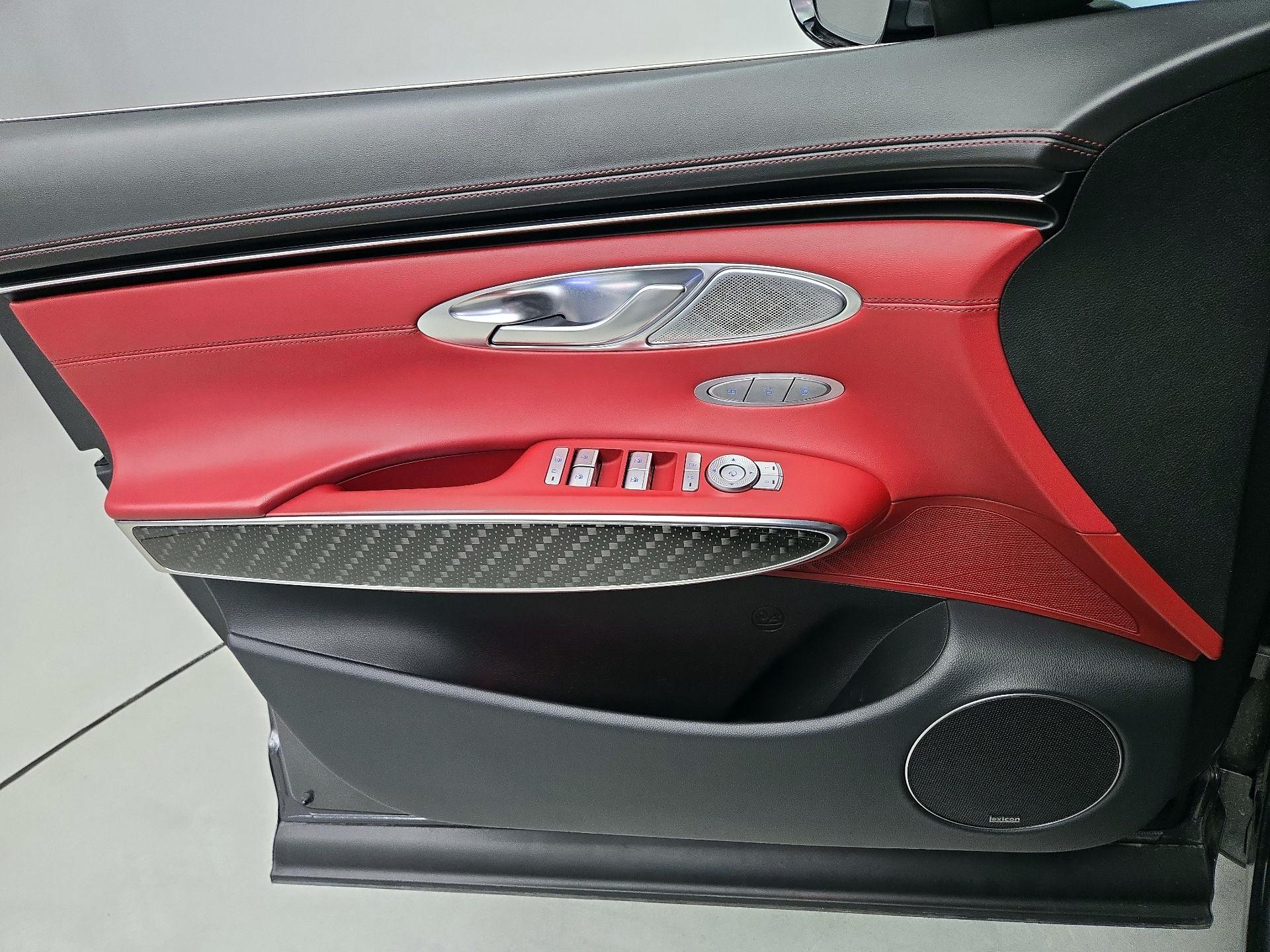 Thumbnail: 2022 Genesis GV70 - 12