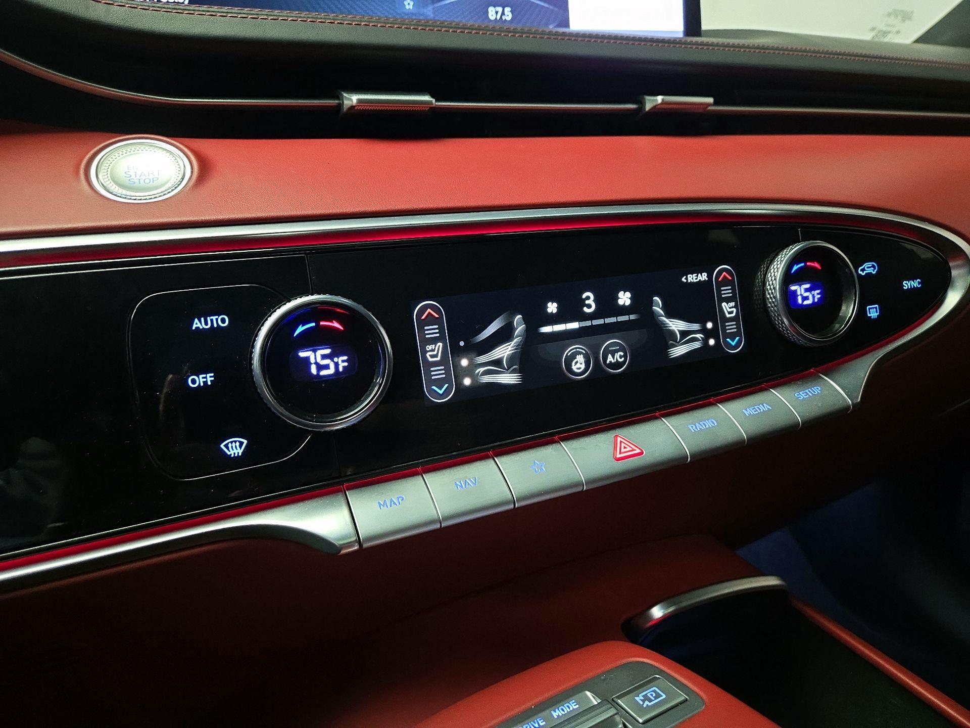 Thumbnail: 2022 Genesis GV70 - 17