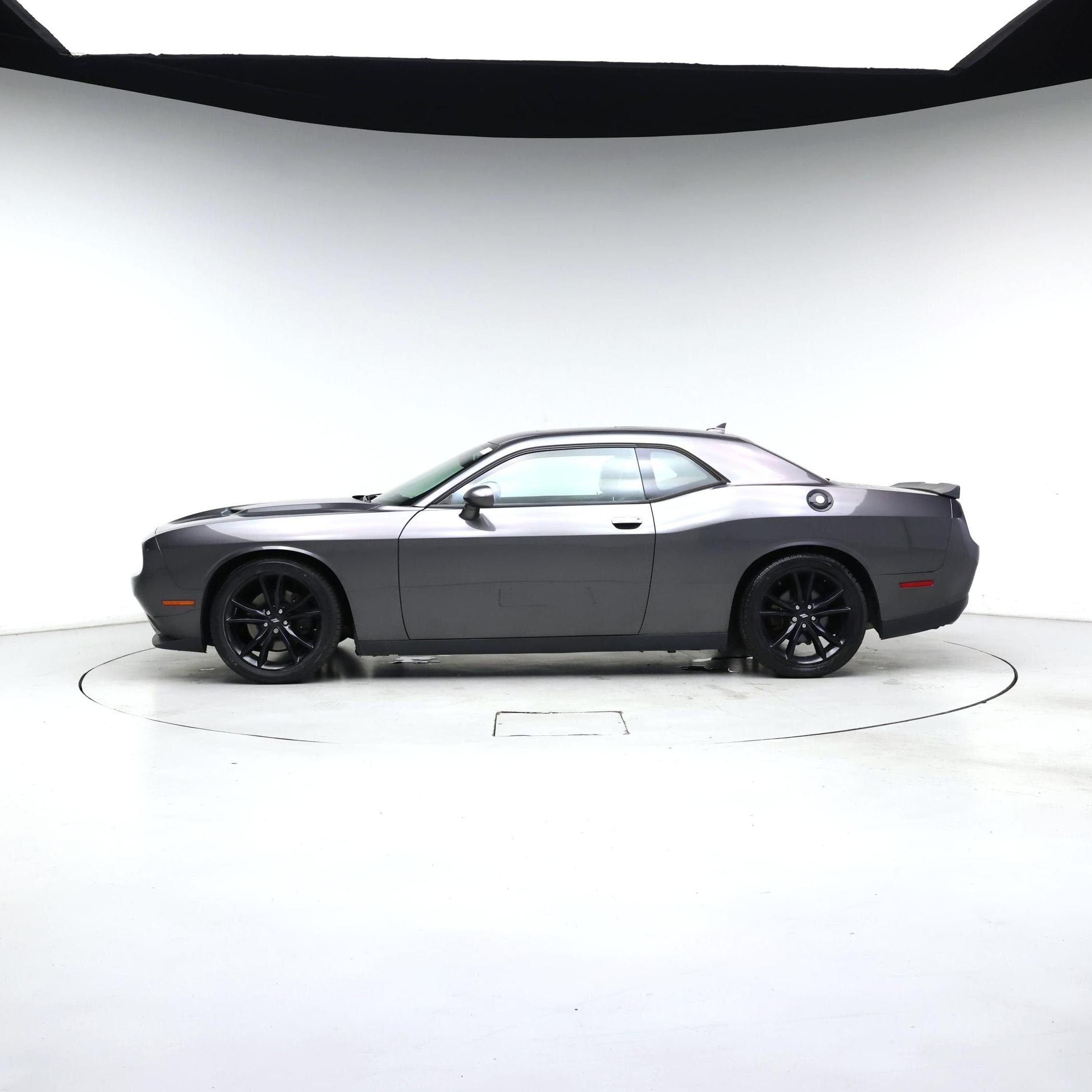 Thumbnail: 2017 Dodge Challenger - 3
