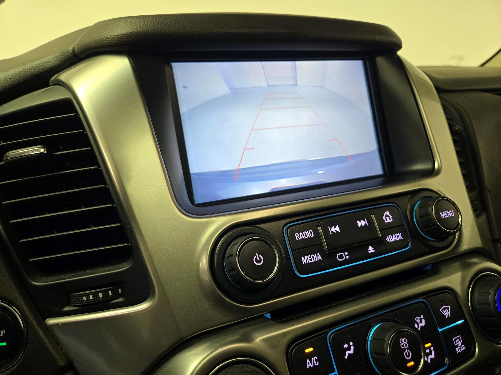 2020 Chevrolet Suburban Premier - Photo 16
