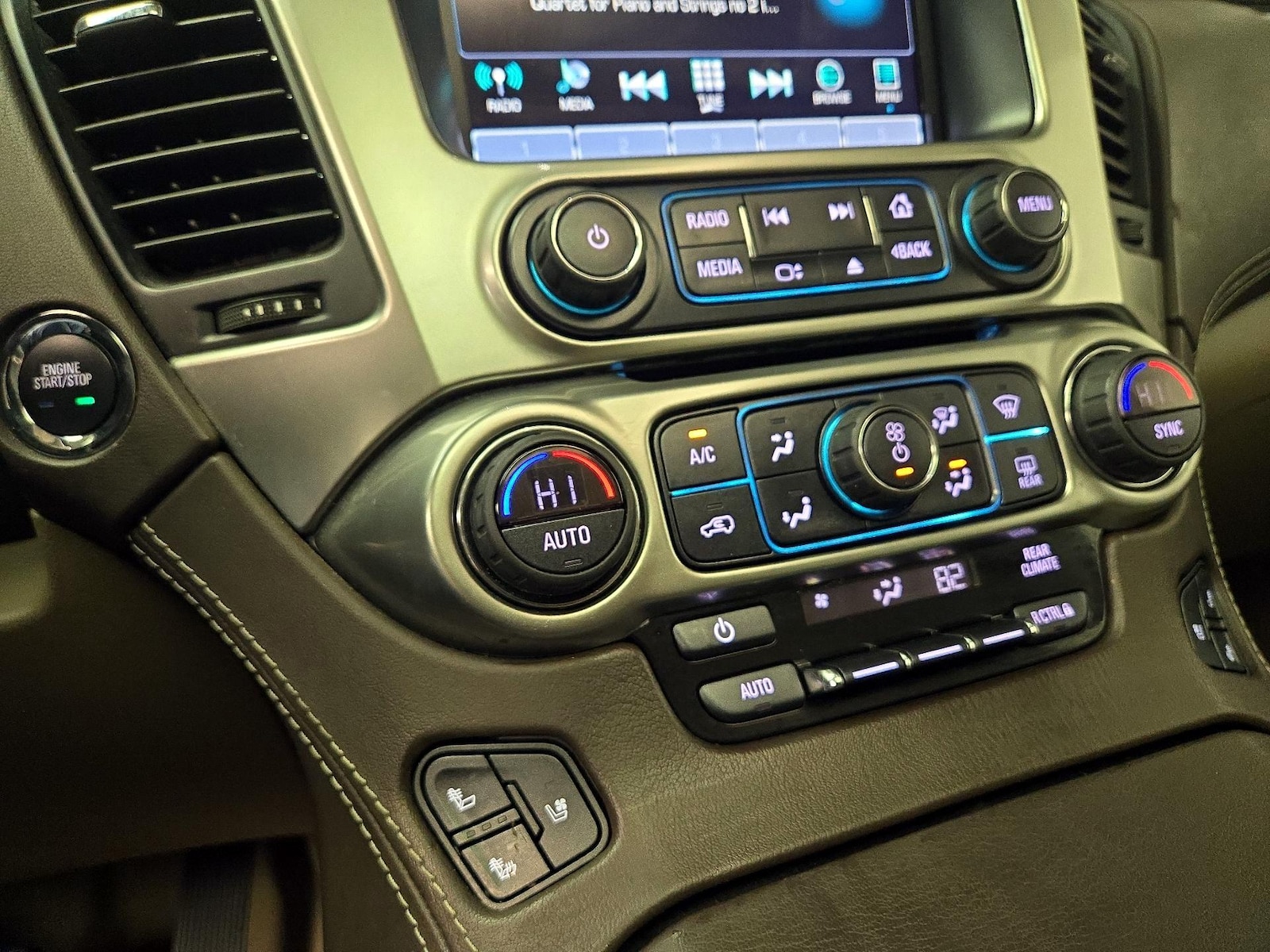 2020 Chevrolet Suburban Premier - Photo 18
