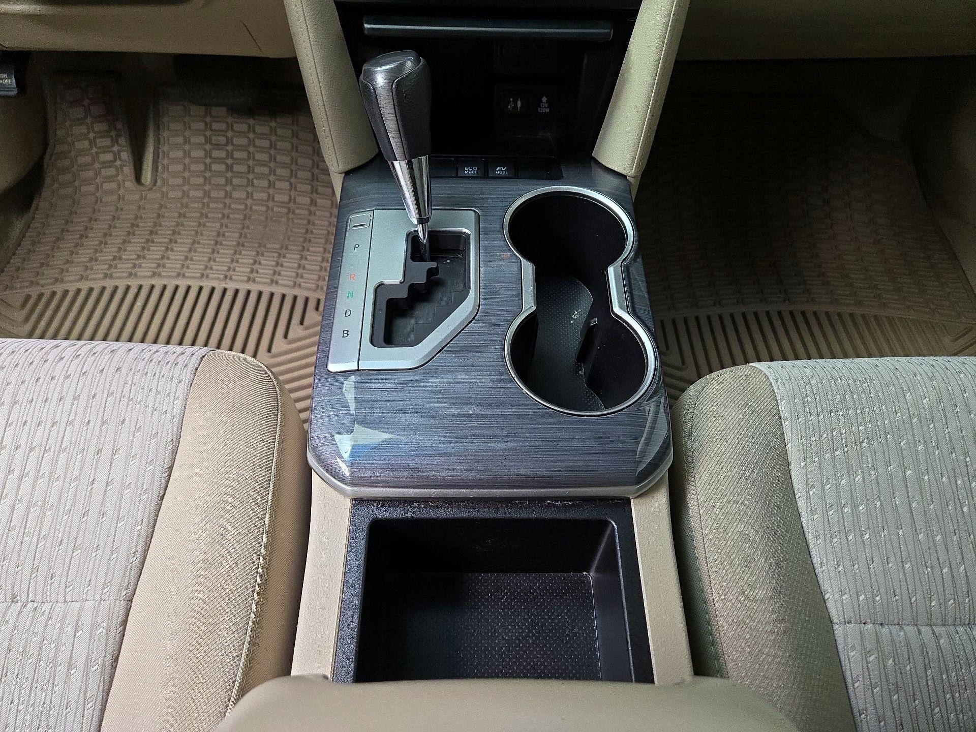 Thumbnail: 2014 Toyota Camry - 17