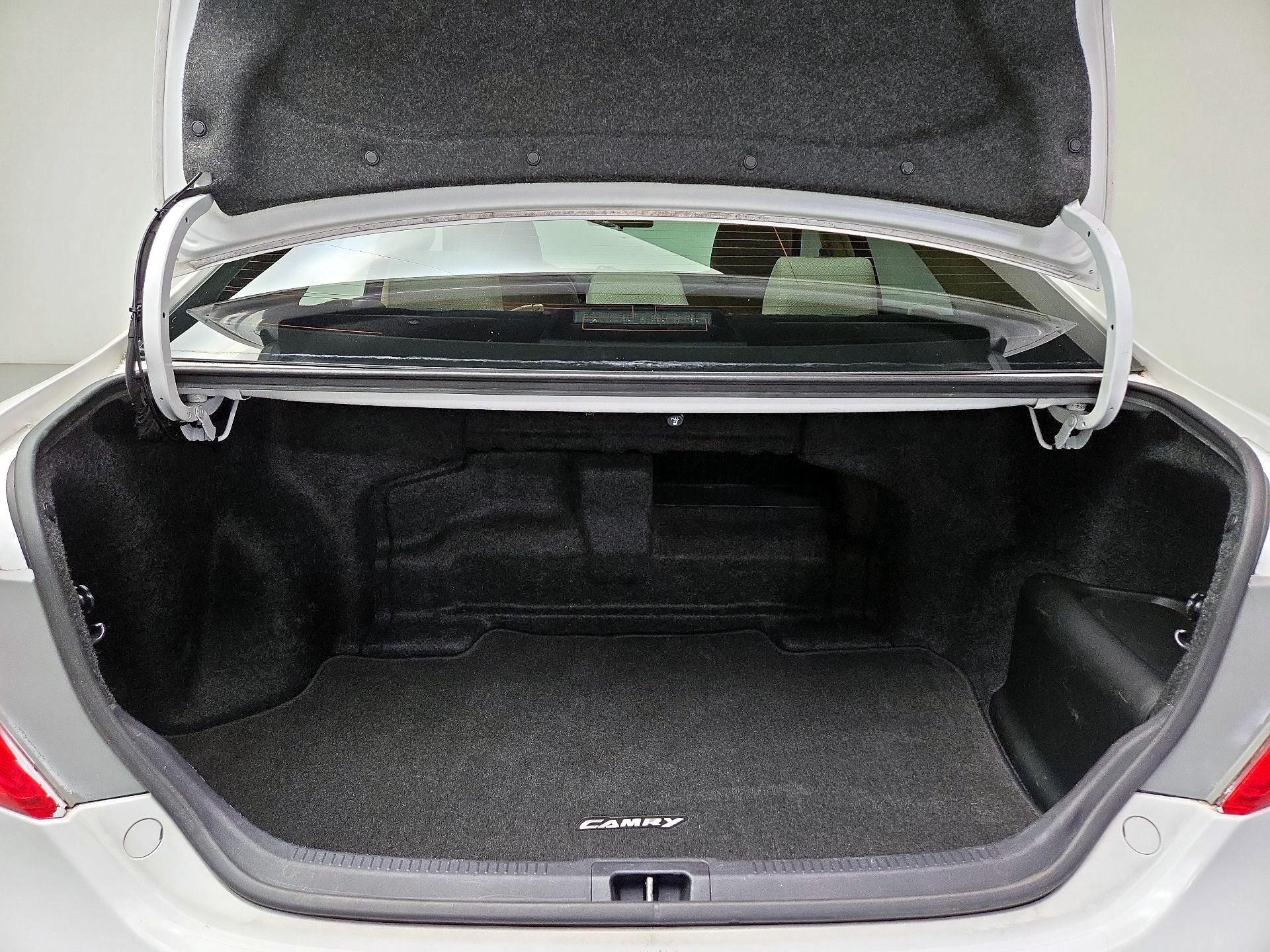 Thumbnail: 2014 Toyota Camry - 20