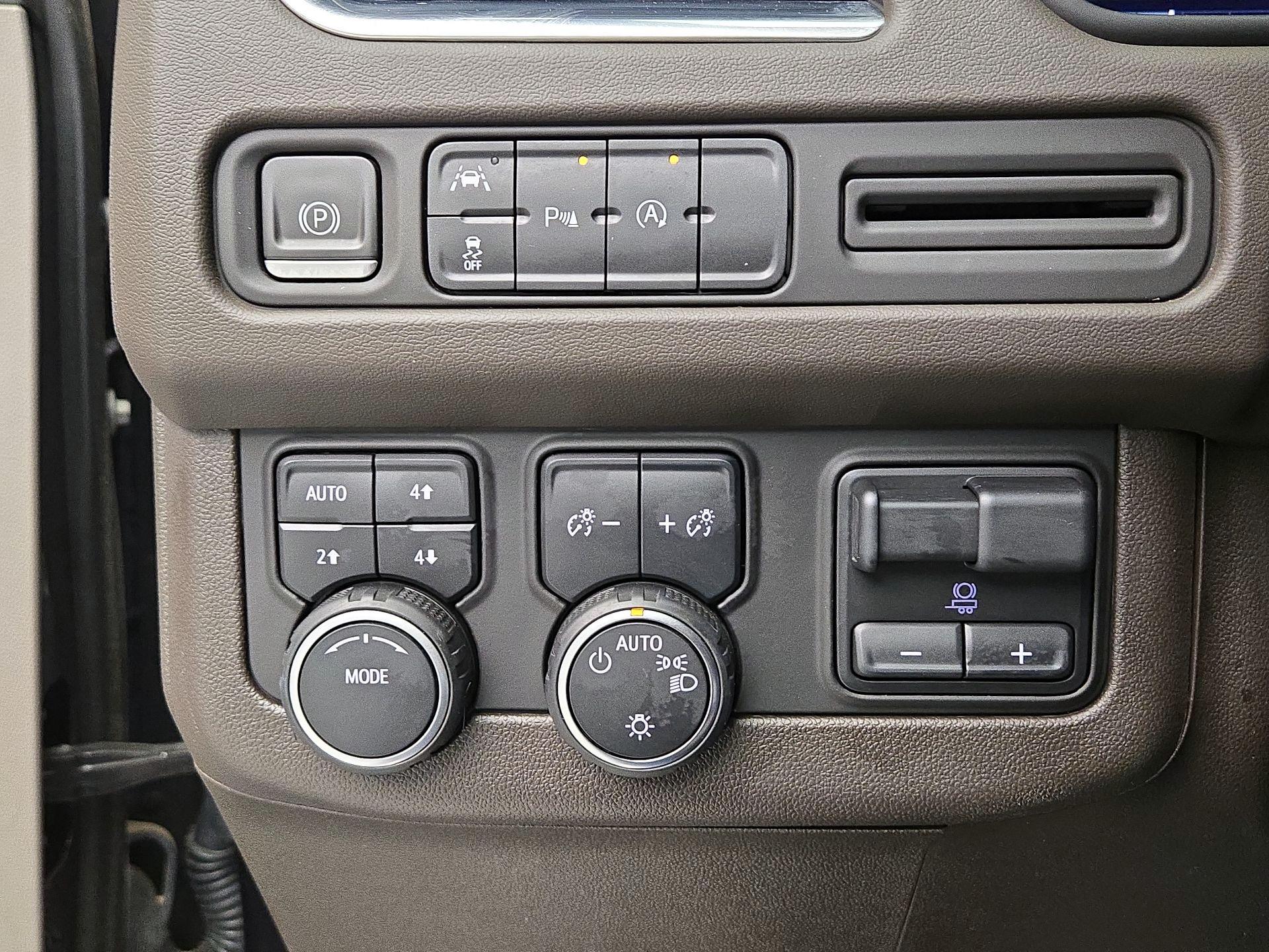 Thumbnail: 2023 Chevrolet Suburban - 13