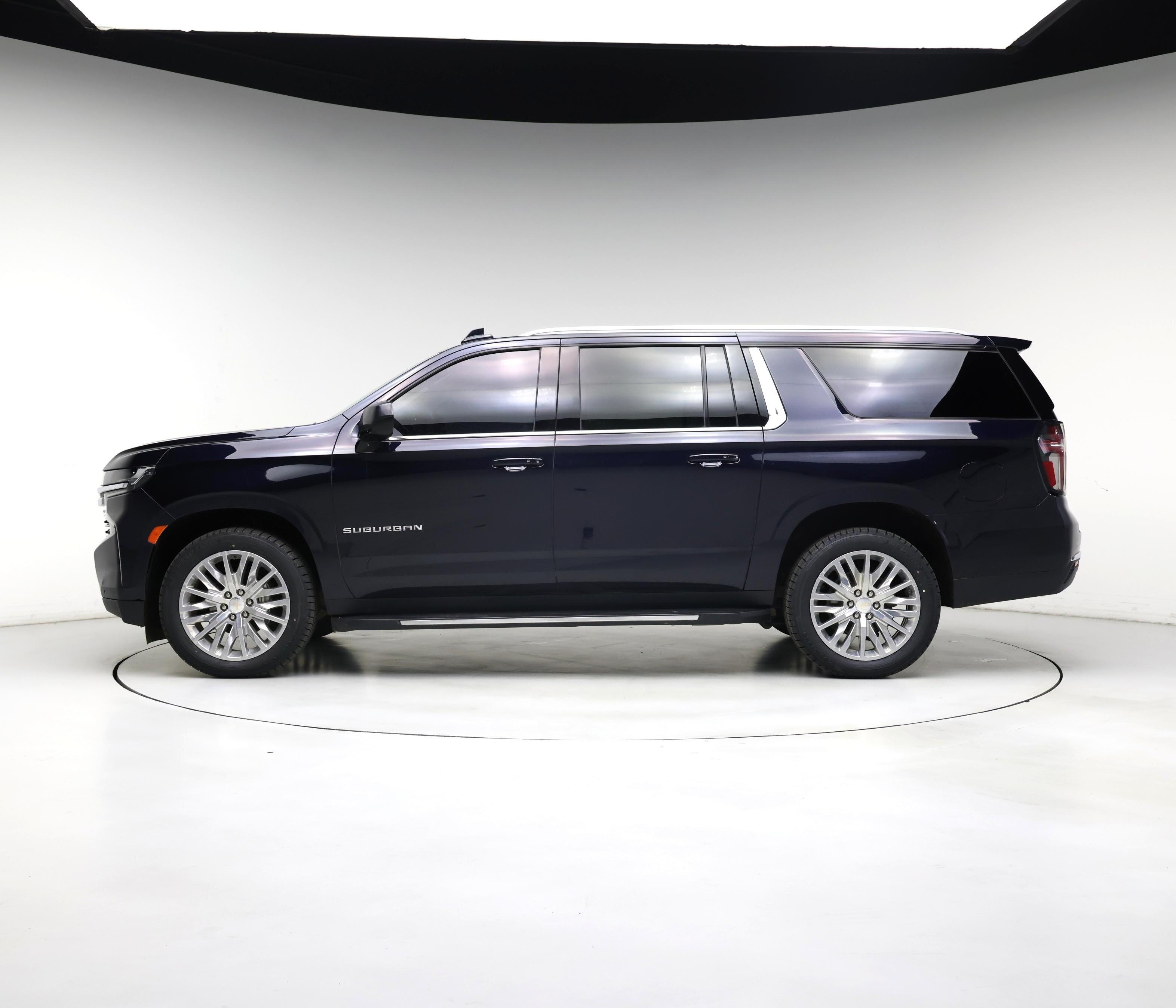 Thumbnail: 2023 Chevrolet Suburban - 3