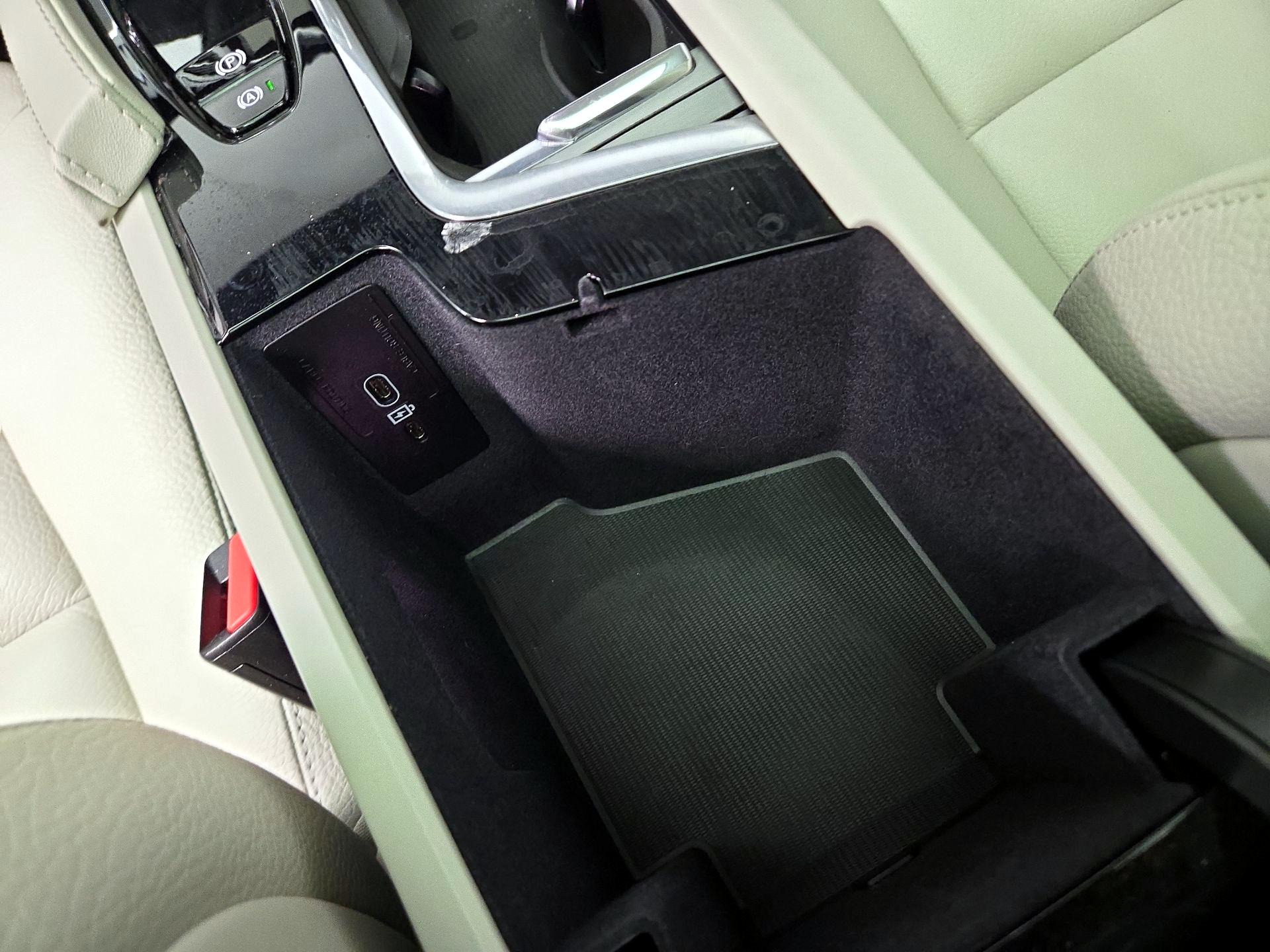 Thumbnail: 2024 Volvo XC90 - 19