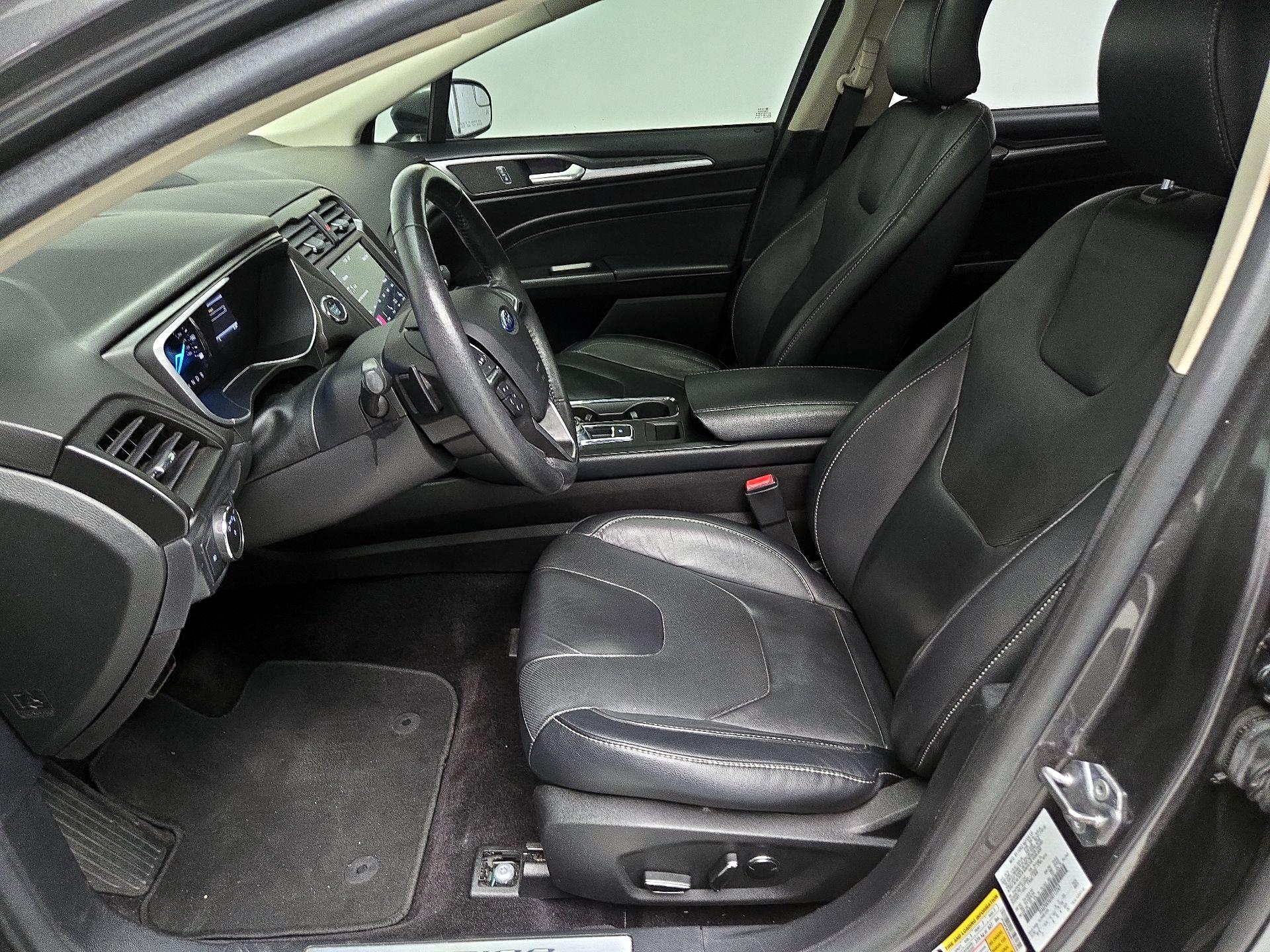 Thumbnail: 2017 Ford Fusion - 11