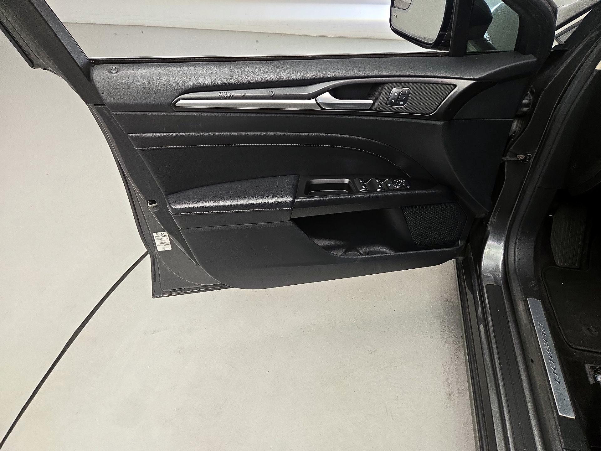 Thumbnail: 2017 Ford Fusion - 12