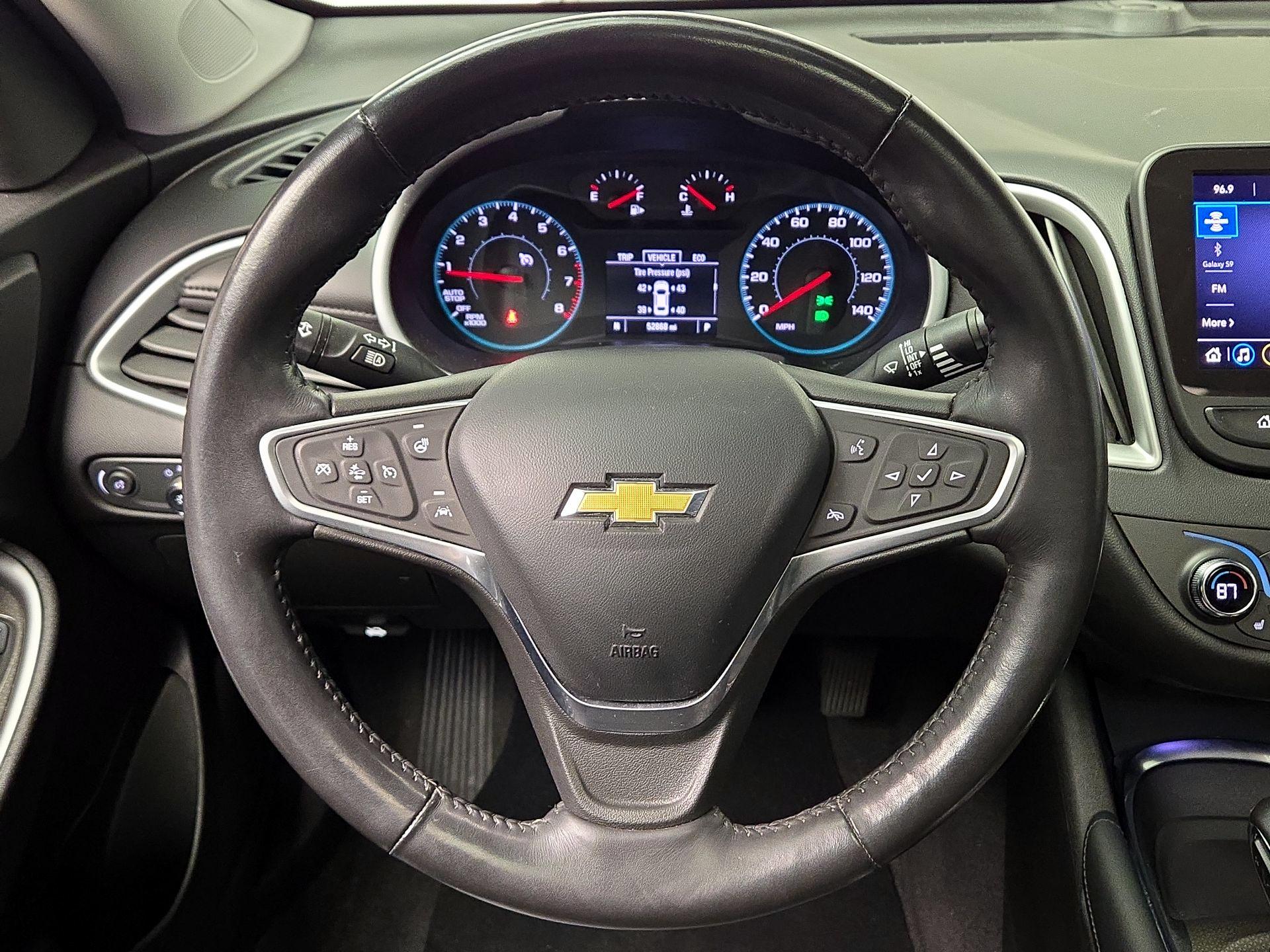 Thumbnail: 2022 Chevrolet Malibu - 10