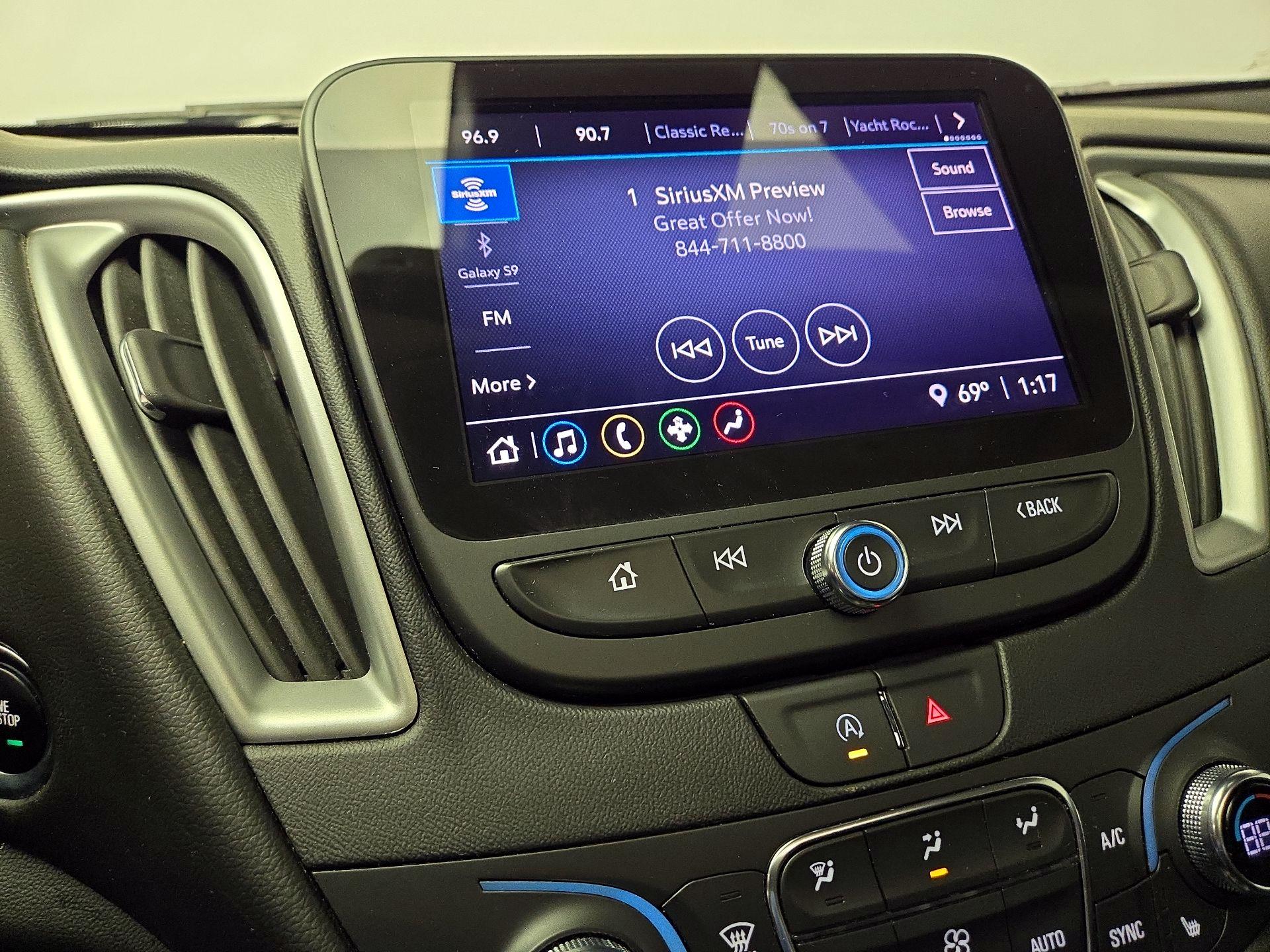 Thumbnail: 2022 Chevrolet Malibu - 15