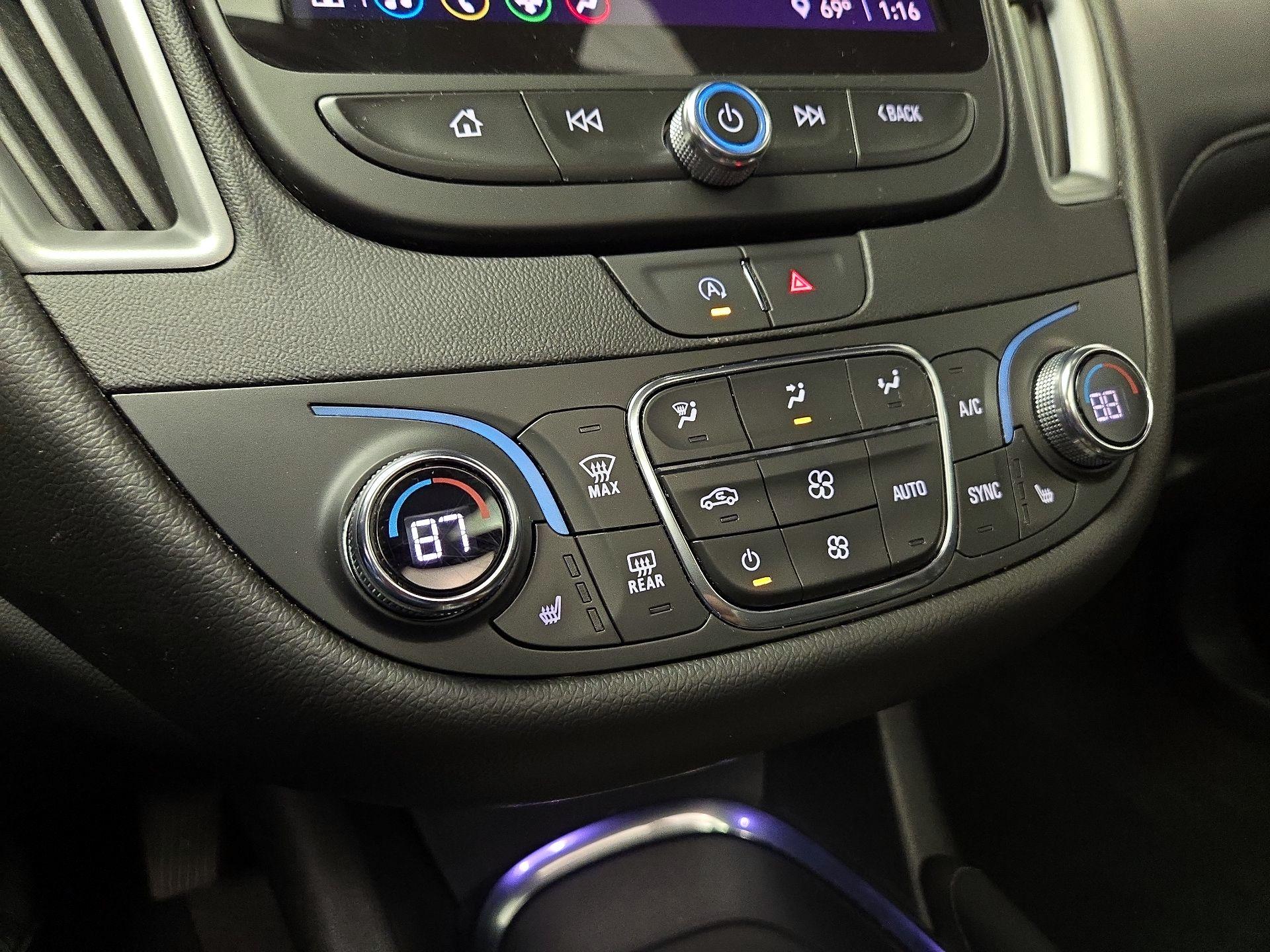 Thumbnail: 2022 Chevrolet Malibu - 16