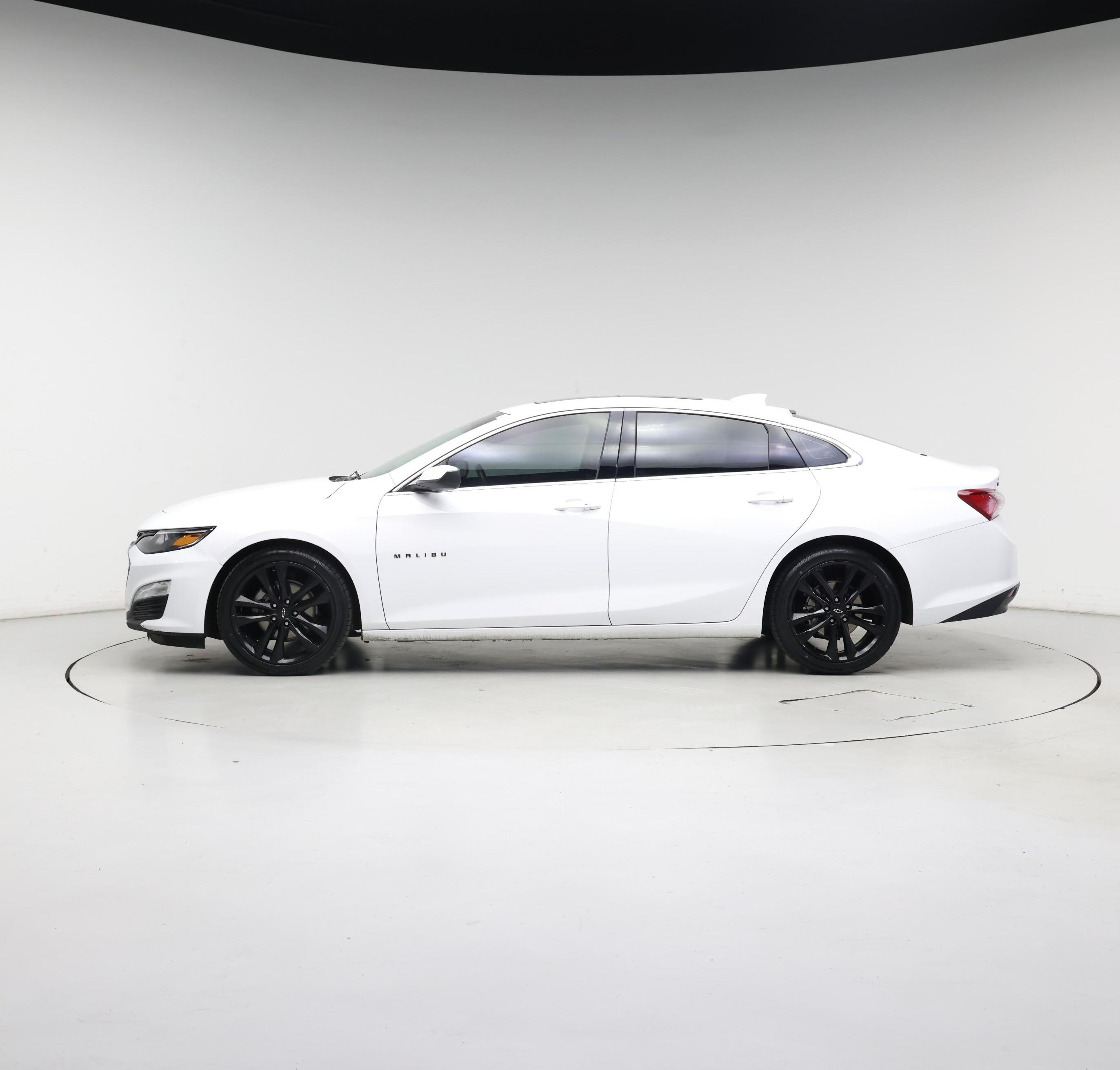 Thumbnail: 2022 Chevrolet Malibu - 3