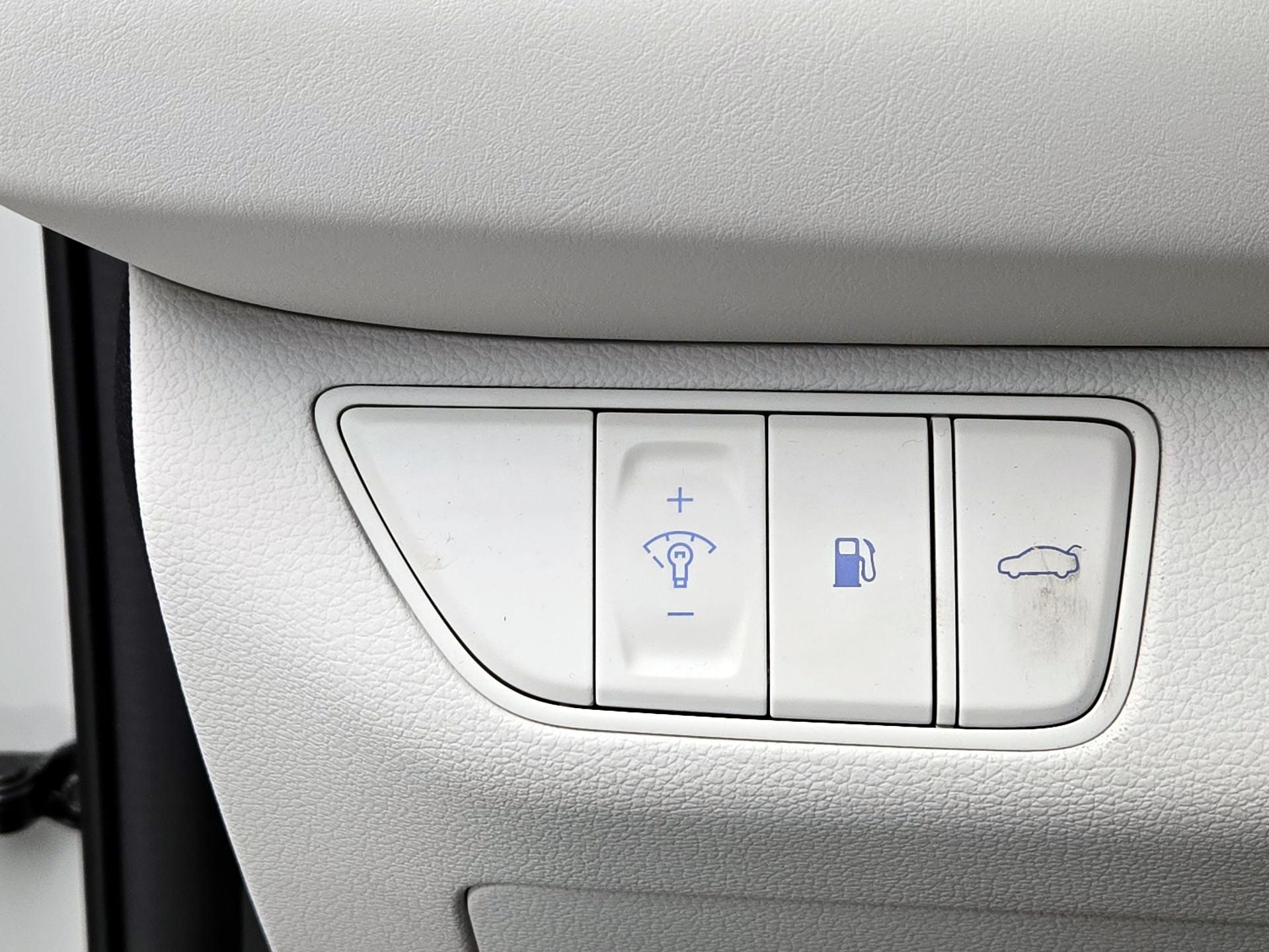 Thumbnail: 2025 Genesis G70 - 13