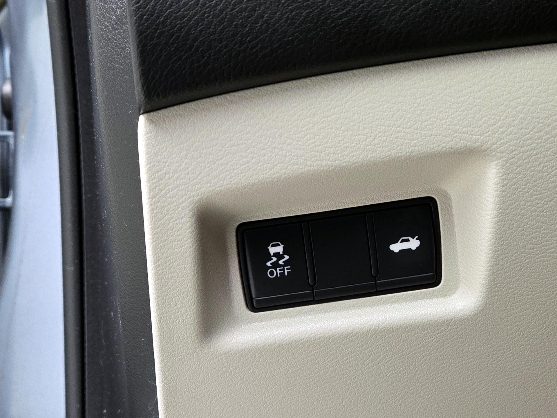 Thumbnail: 2018 INFINITI Q50 - 13