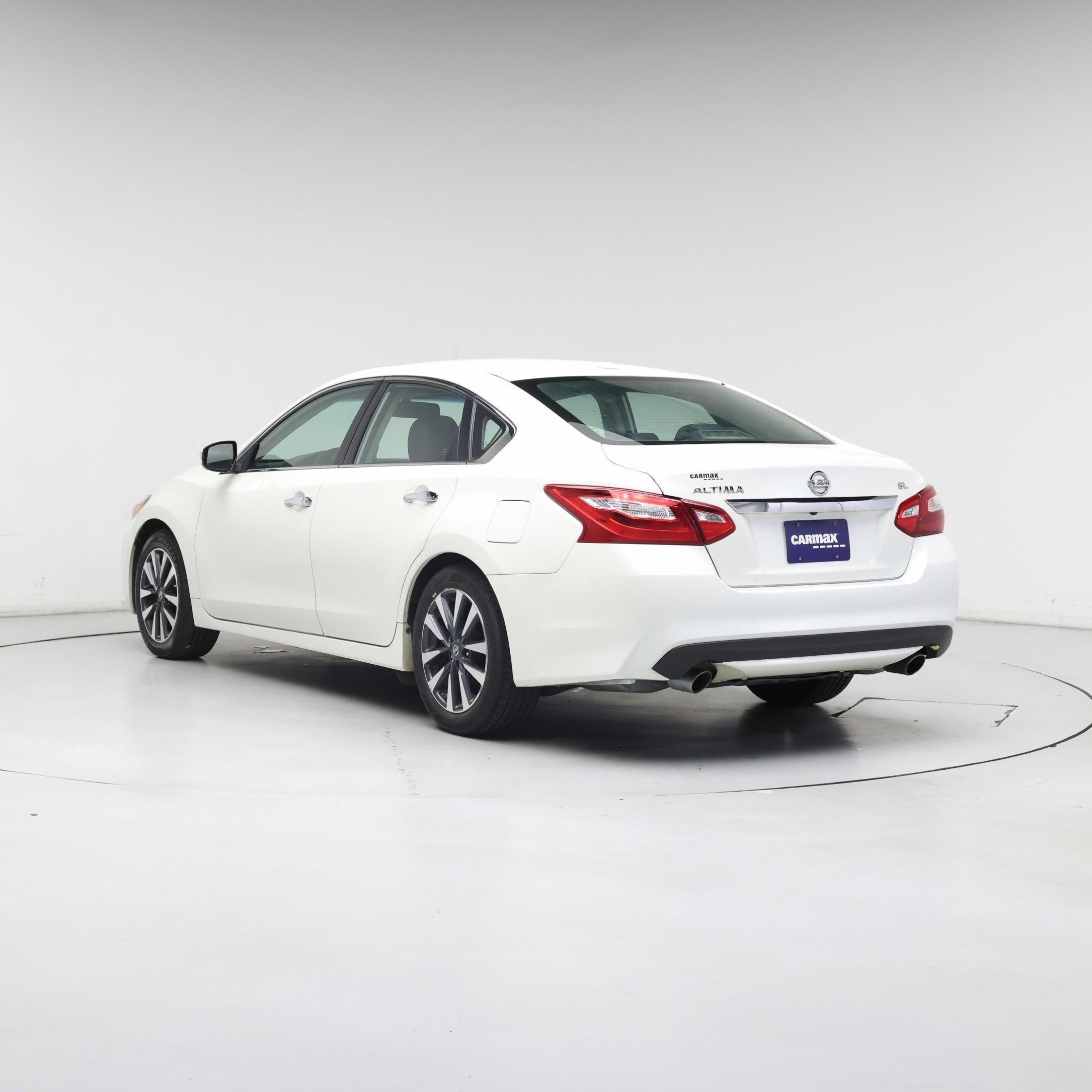 Thumbnail: 2017 Nissan Altima - 2