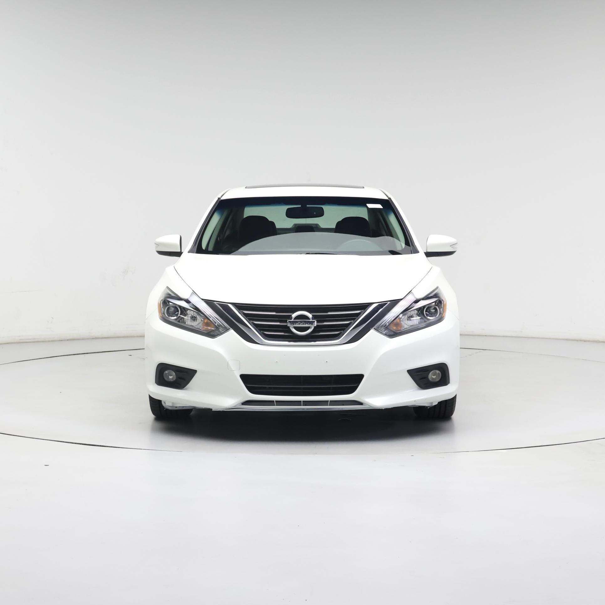 Thumbnail: 2017 Nissan Altima - 5