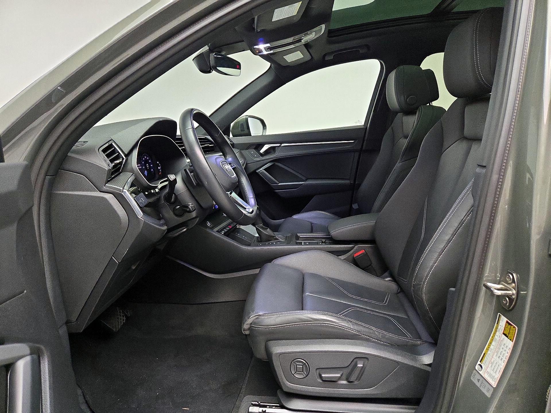 Thumbnail: 2023 Audi Q3 - 11