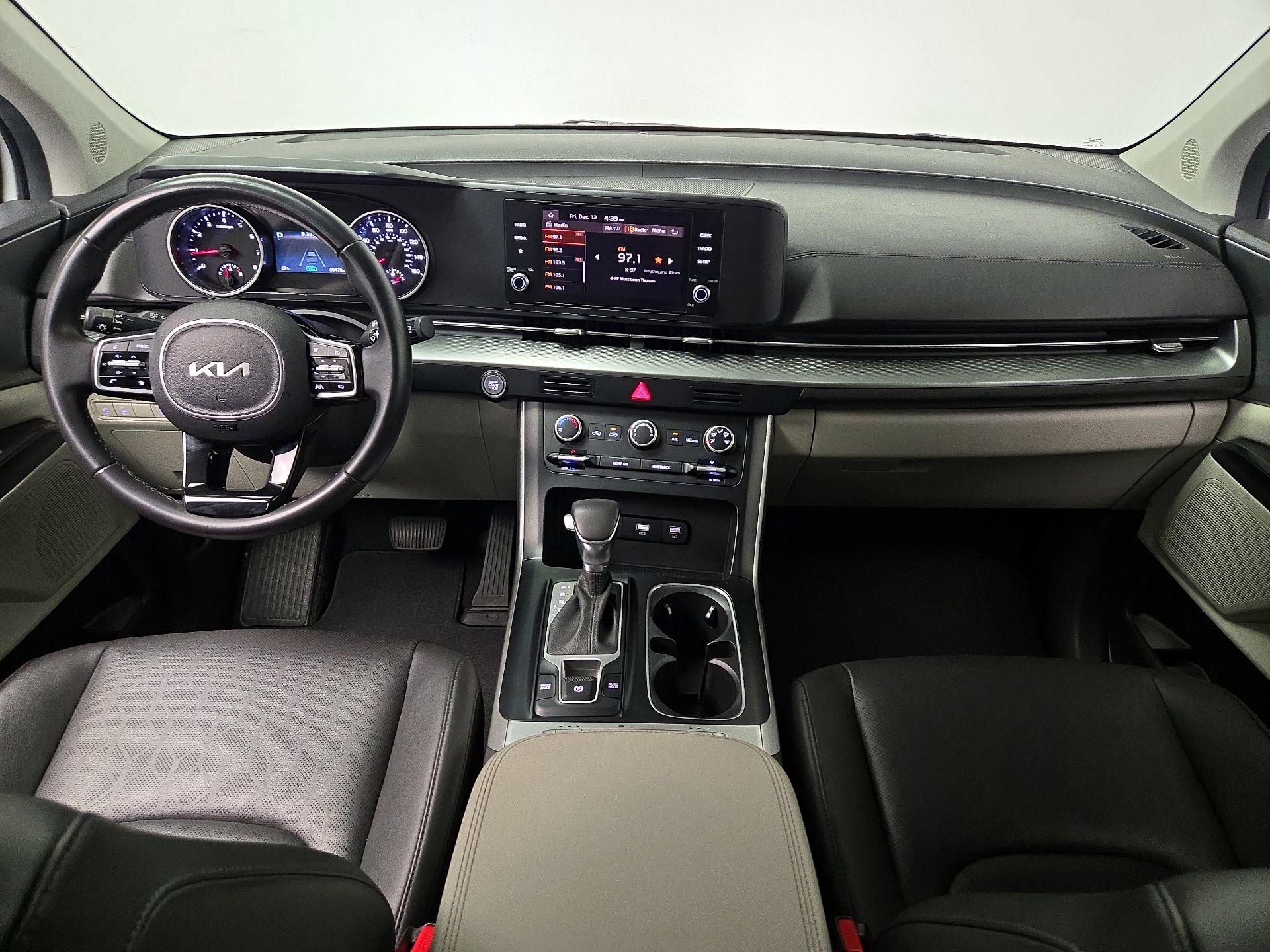 Thumbnail: 2023 Kia Carnival - 9