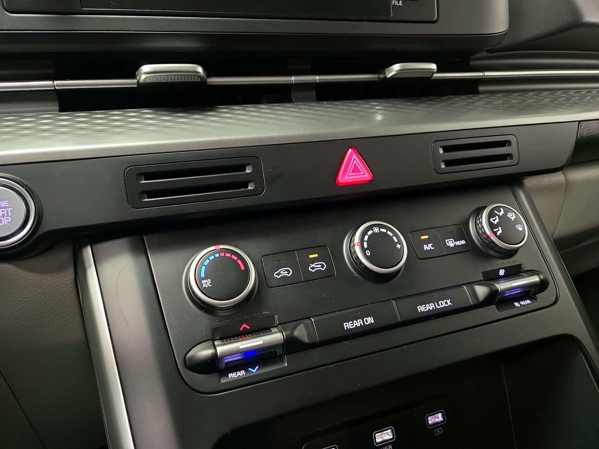 Thumbnail: 2023 Kia Carnival - 16