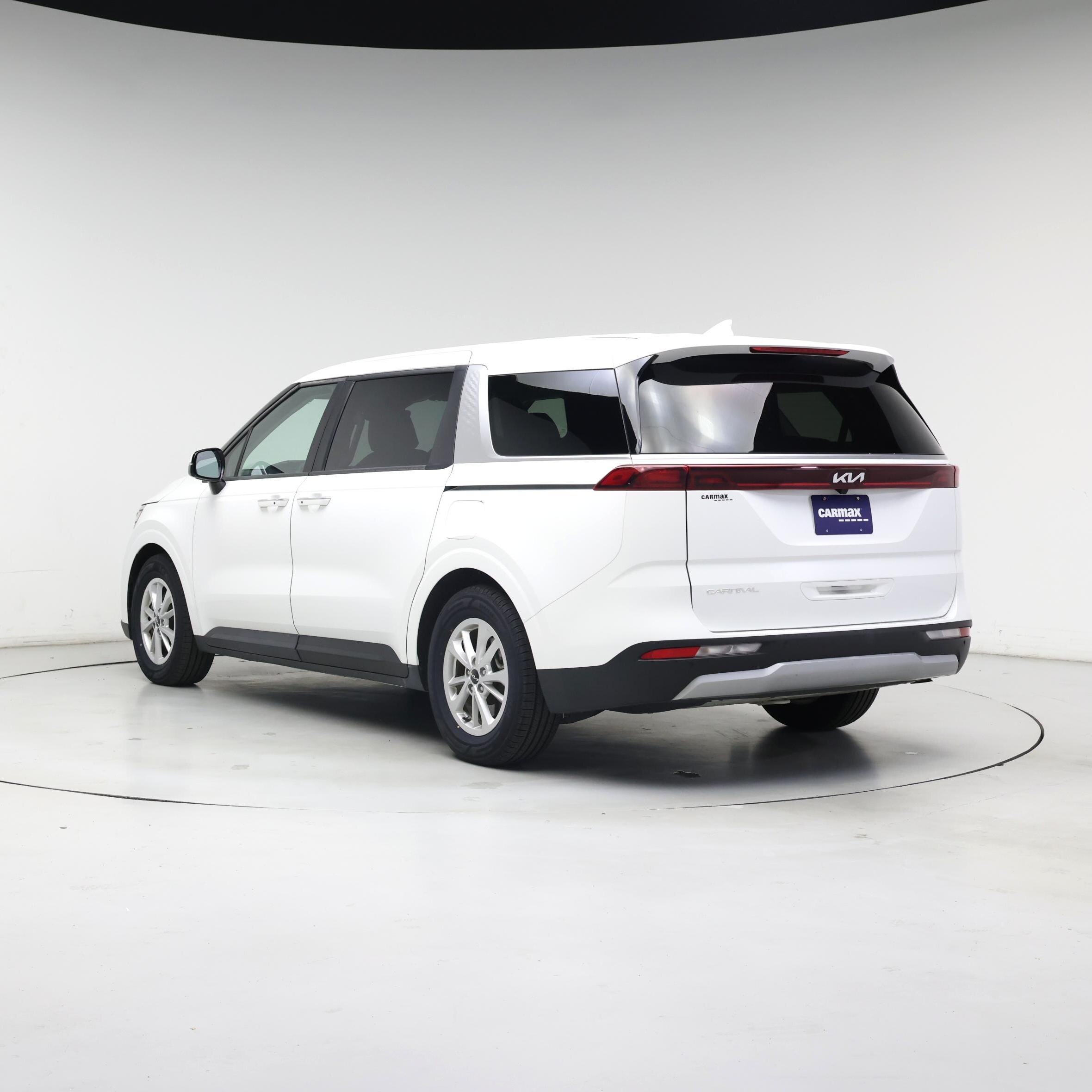 Thumbnail: 2023 Kia Carnival - 2