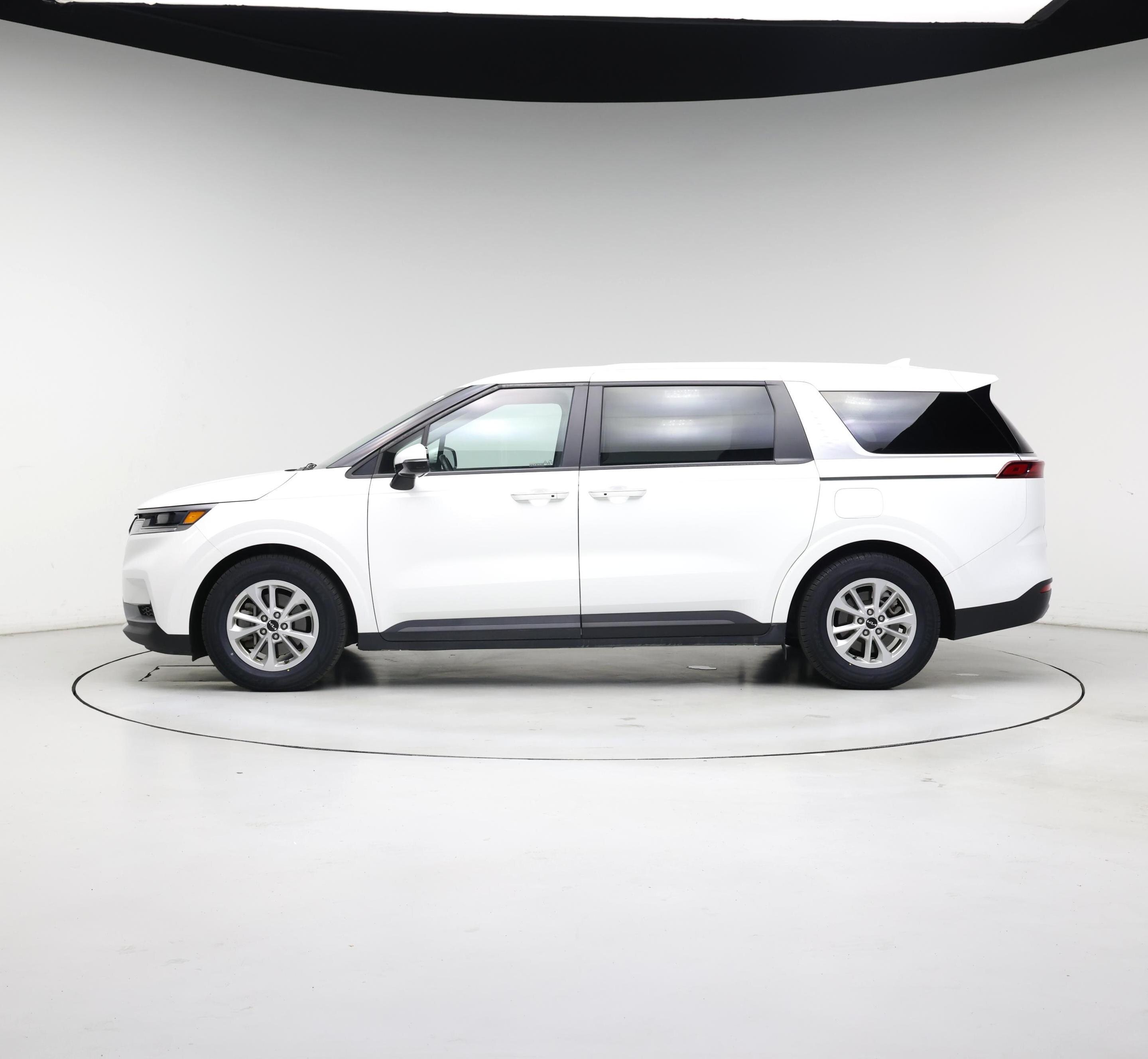 Thumbnail: 2023 Kia Carnival - 3