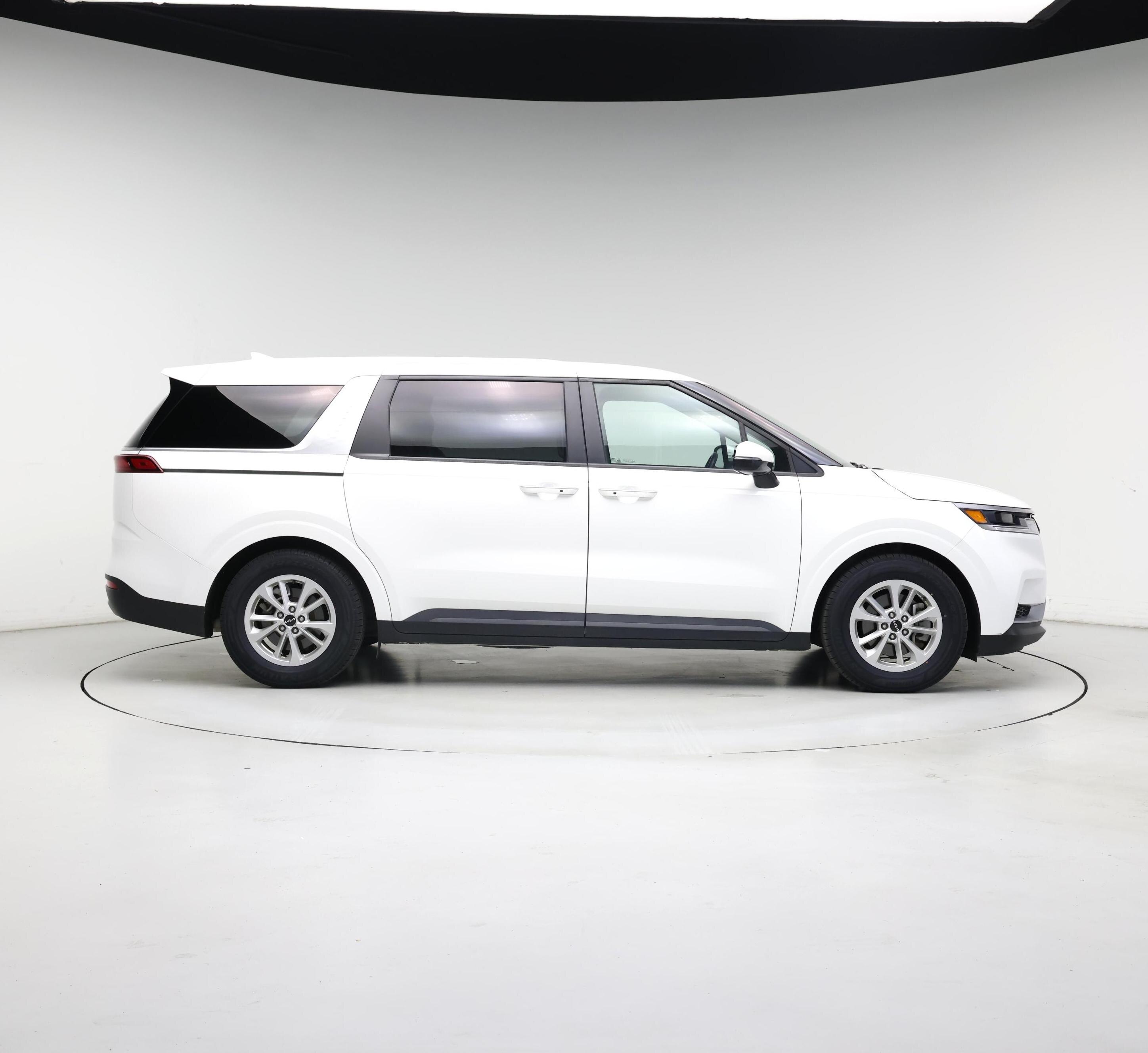 Thumbnail: 2023 Kia Carnival - 7