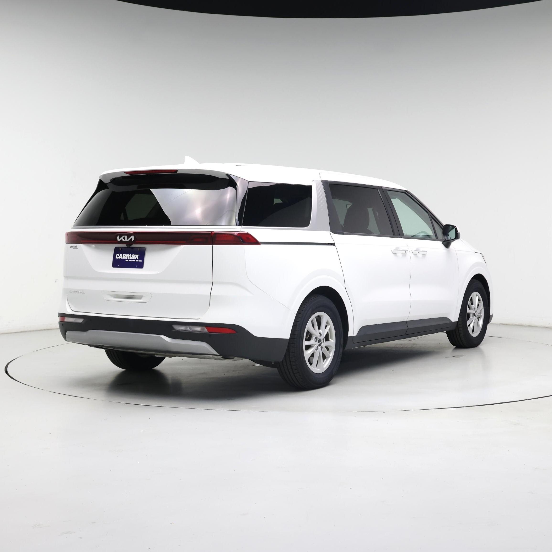 Thumbnail: 2023 Kia Carnival - 8