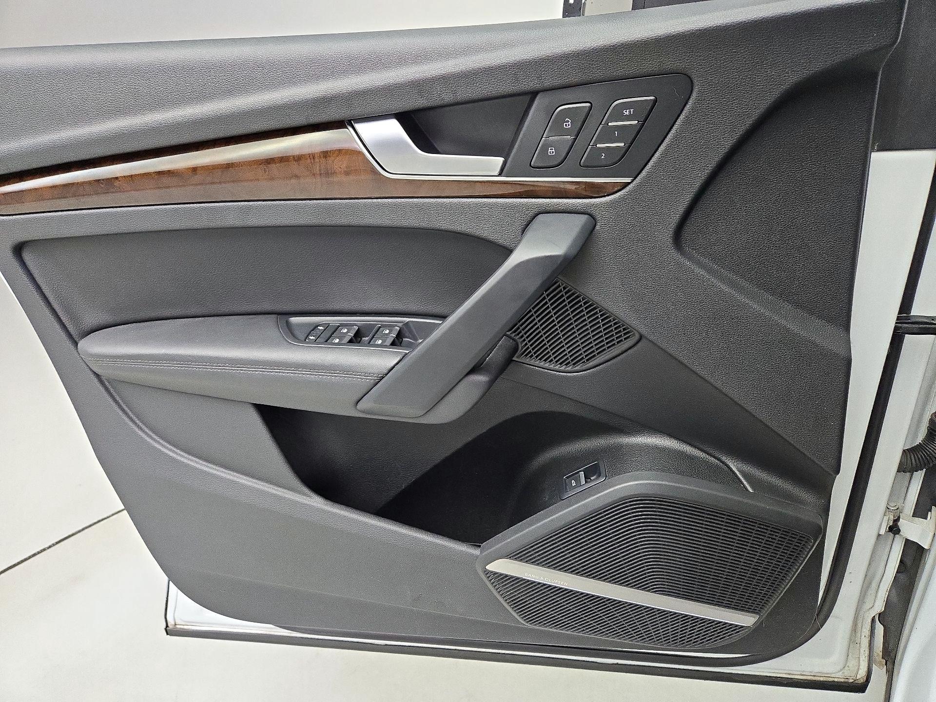 Thumbnail: 2019 Audi Q5 - 12