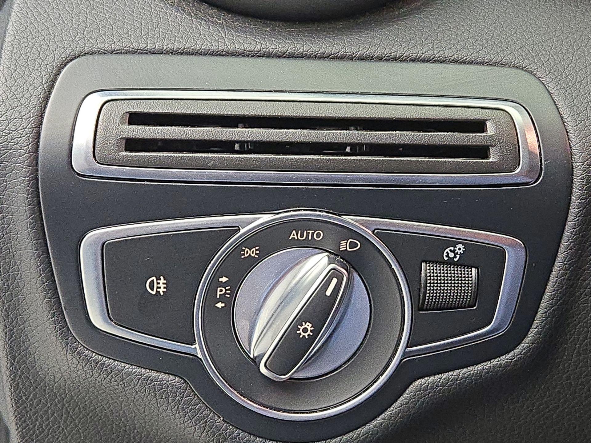 Thumbnail: 2018 Mercedes-Benz C-Class - 13