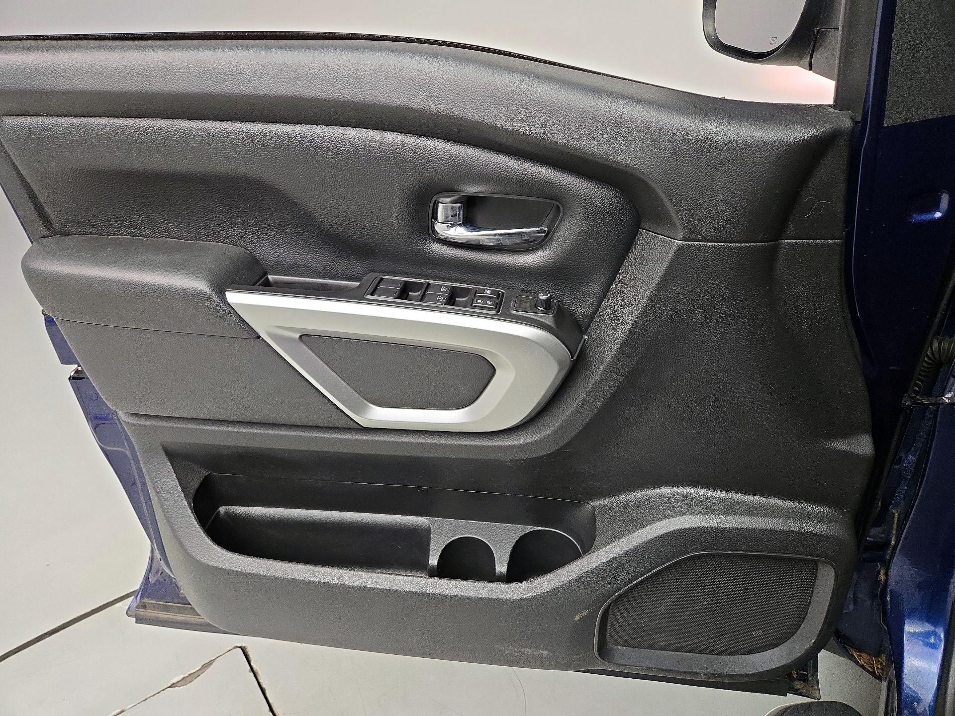 Thumbnail: 2019 Nissan Titan - 12