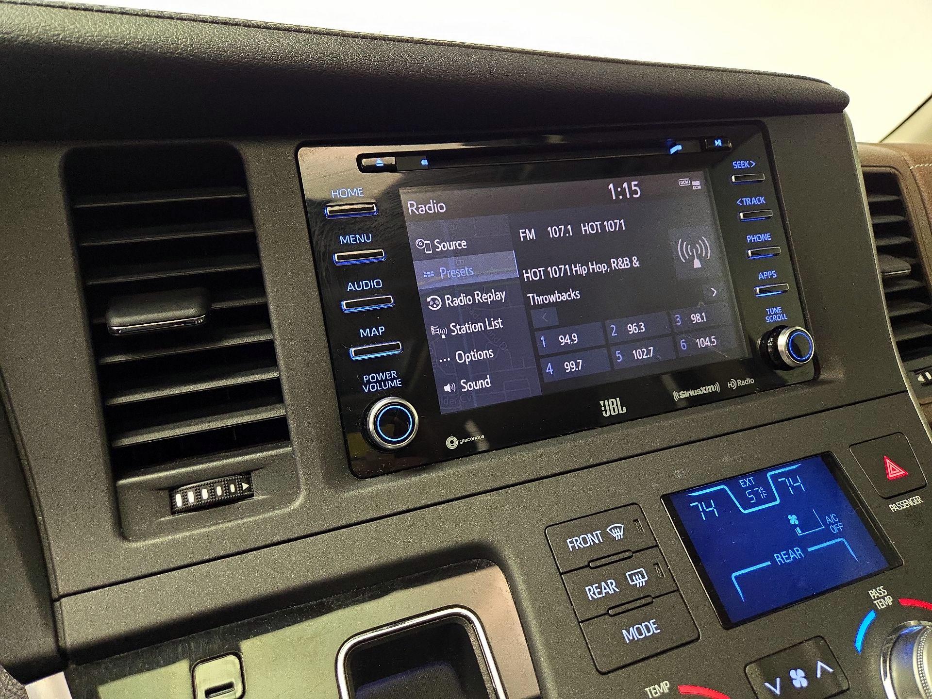 Thumbnail: 2020 Toyota Sienna - 16