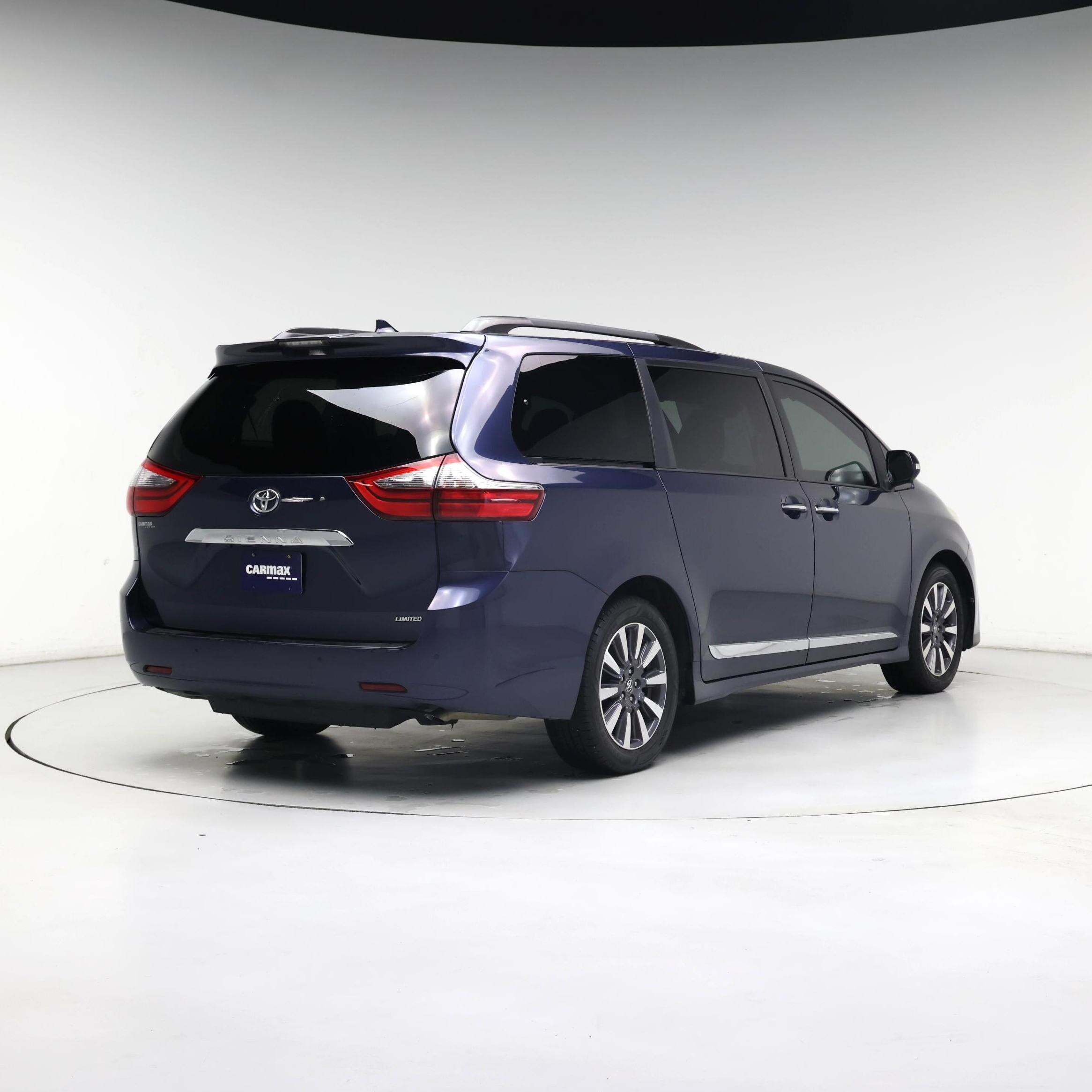 Thumbnail: 2020 Toyota Sienna - 8