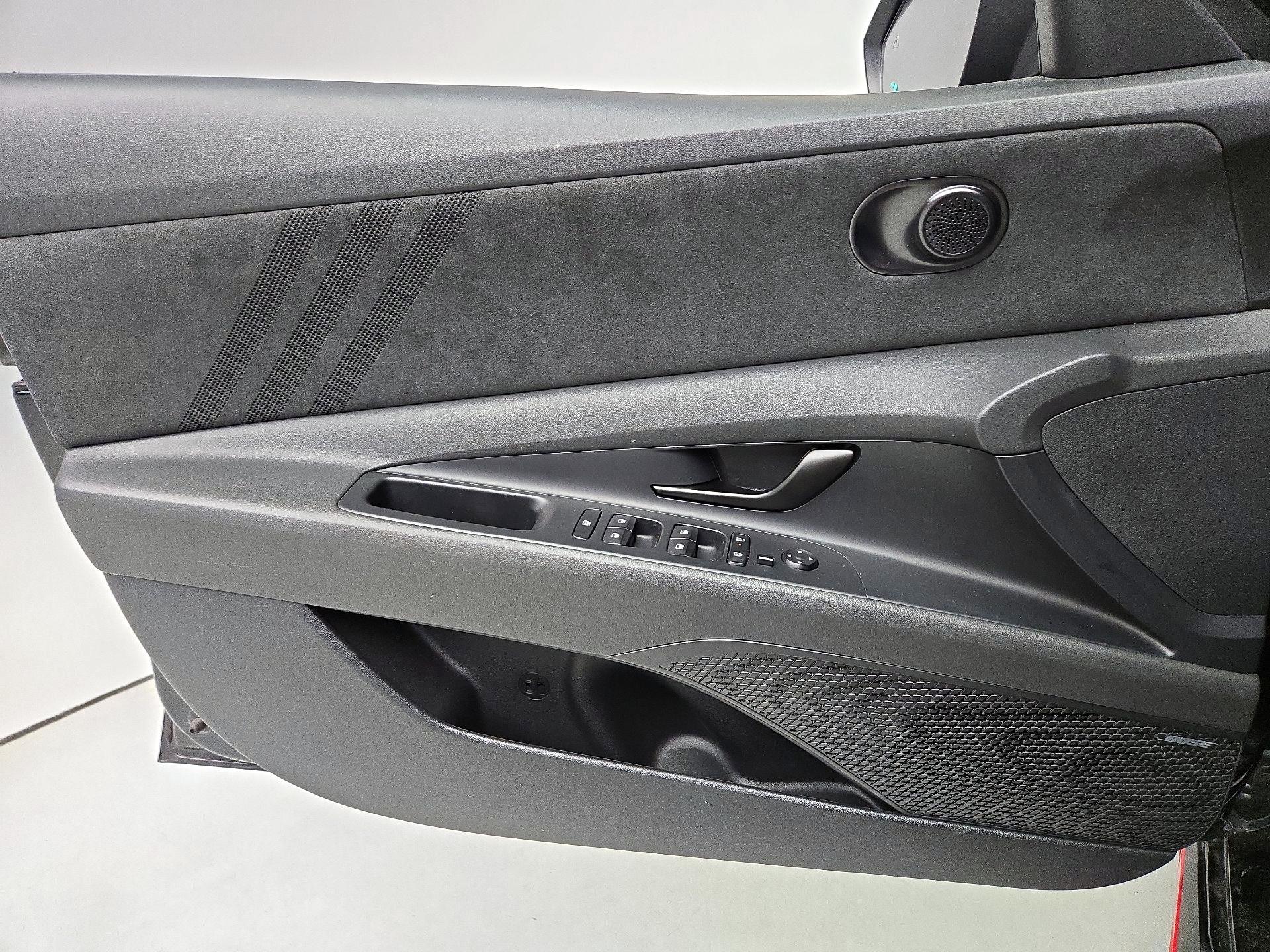 Thumbnail: 2025 Hyundai Elantra - 12