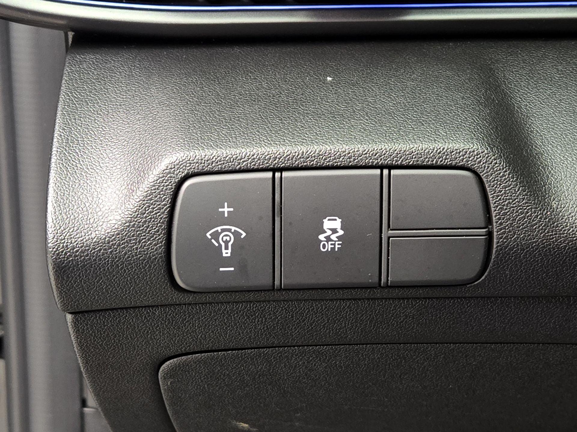 Thumbnail: 2025 Hyundai Elantra - 13