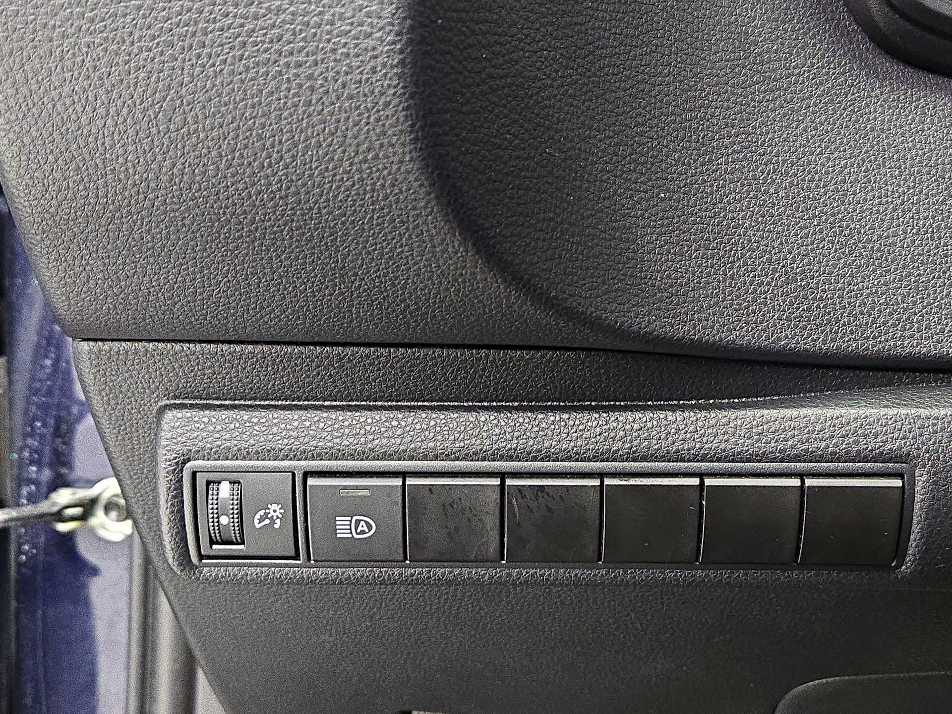 Thumbnail: 2023 Toyota Corolla - 13