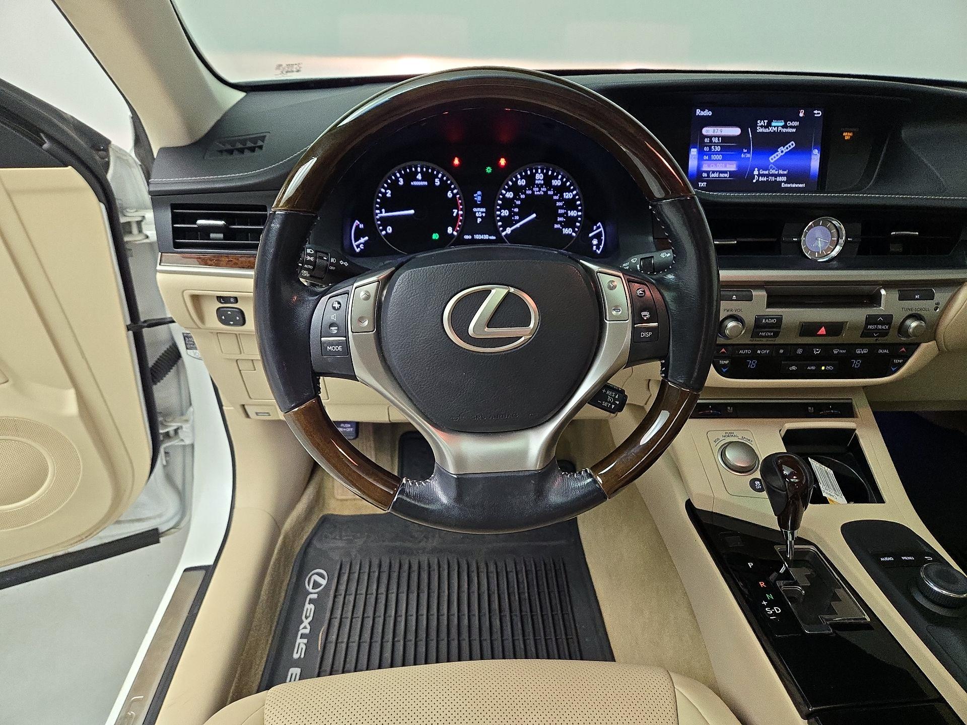 Thumbnail: 2015 Lexus ES - 10
