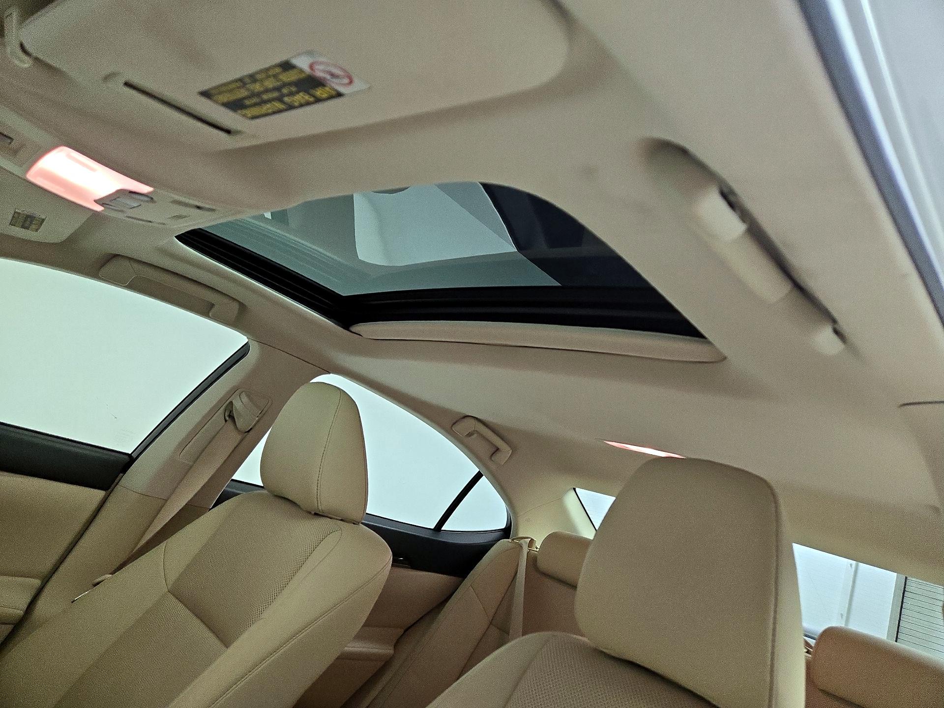 Thumbnail: 2015 Lexus ES - 19