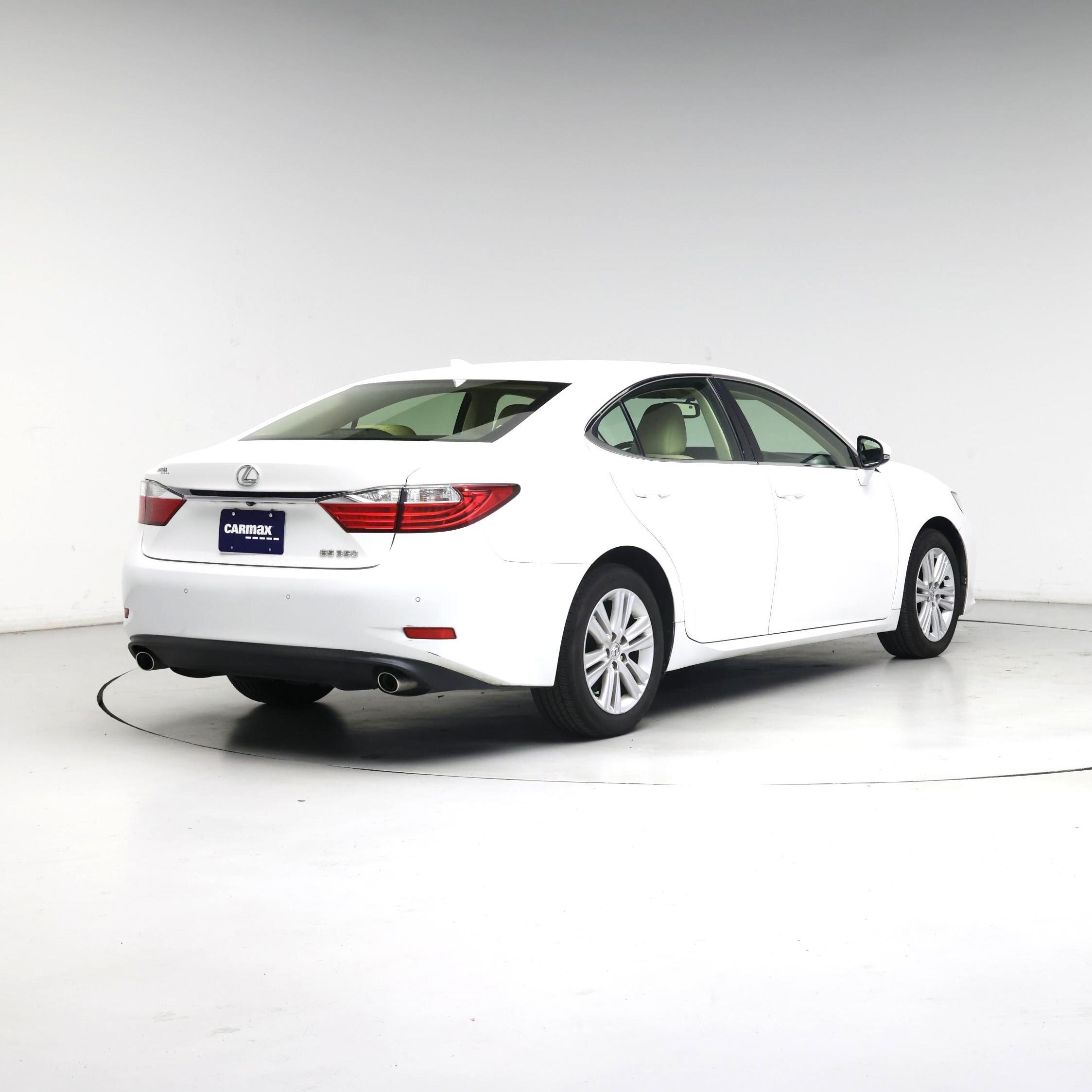 Thumbnail: 2015 Lexus ES - 8