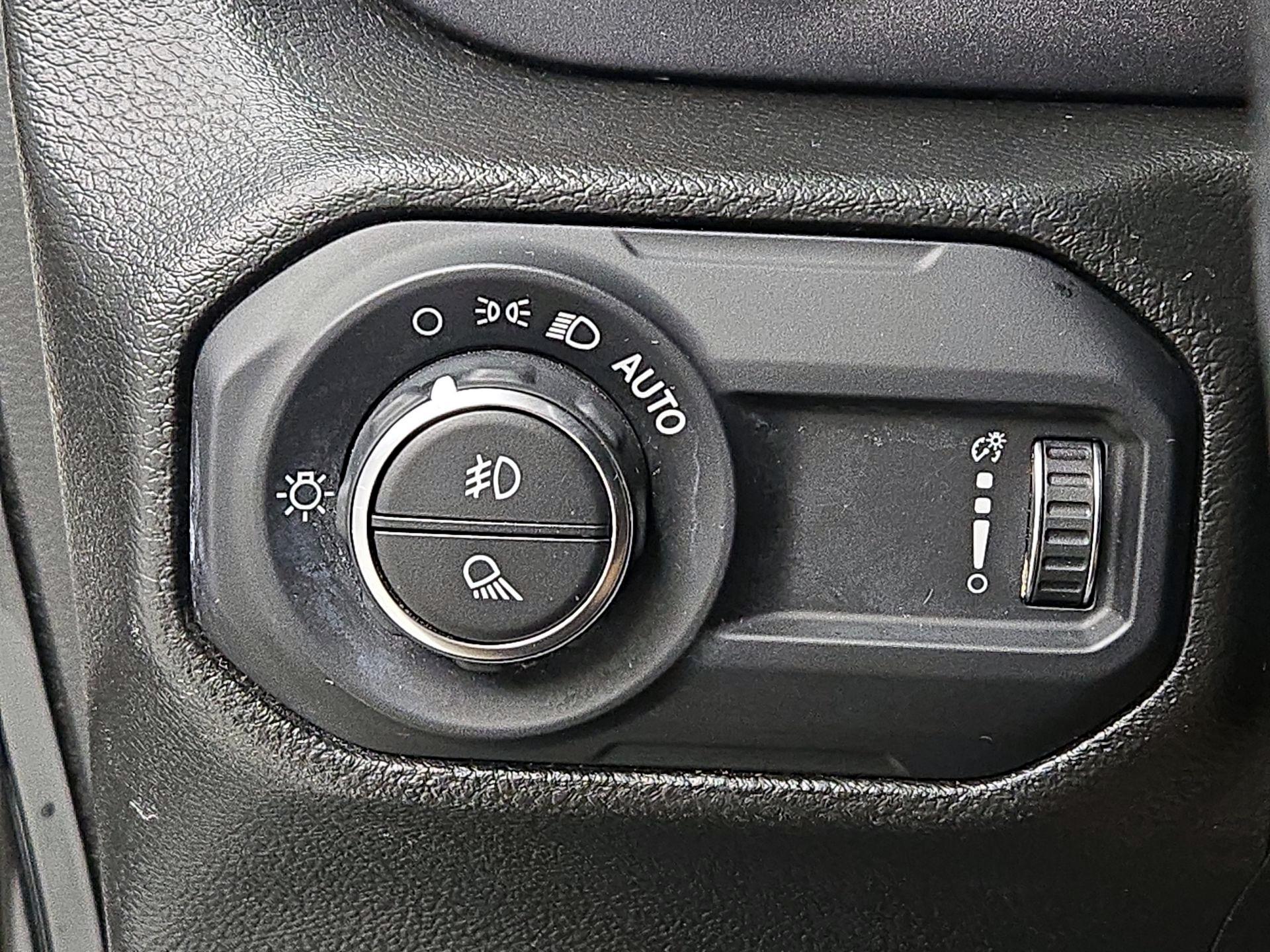 Thumbnail: 2023 Jeep Gladiator - 13