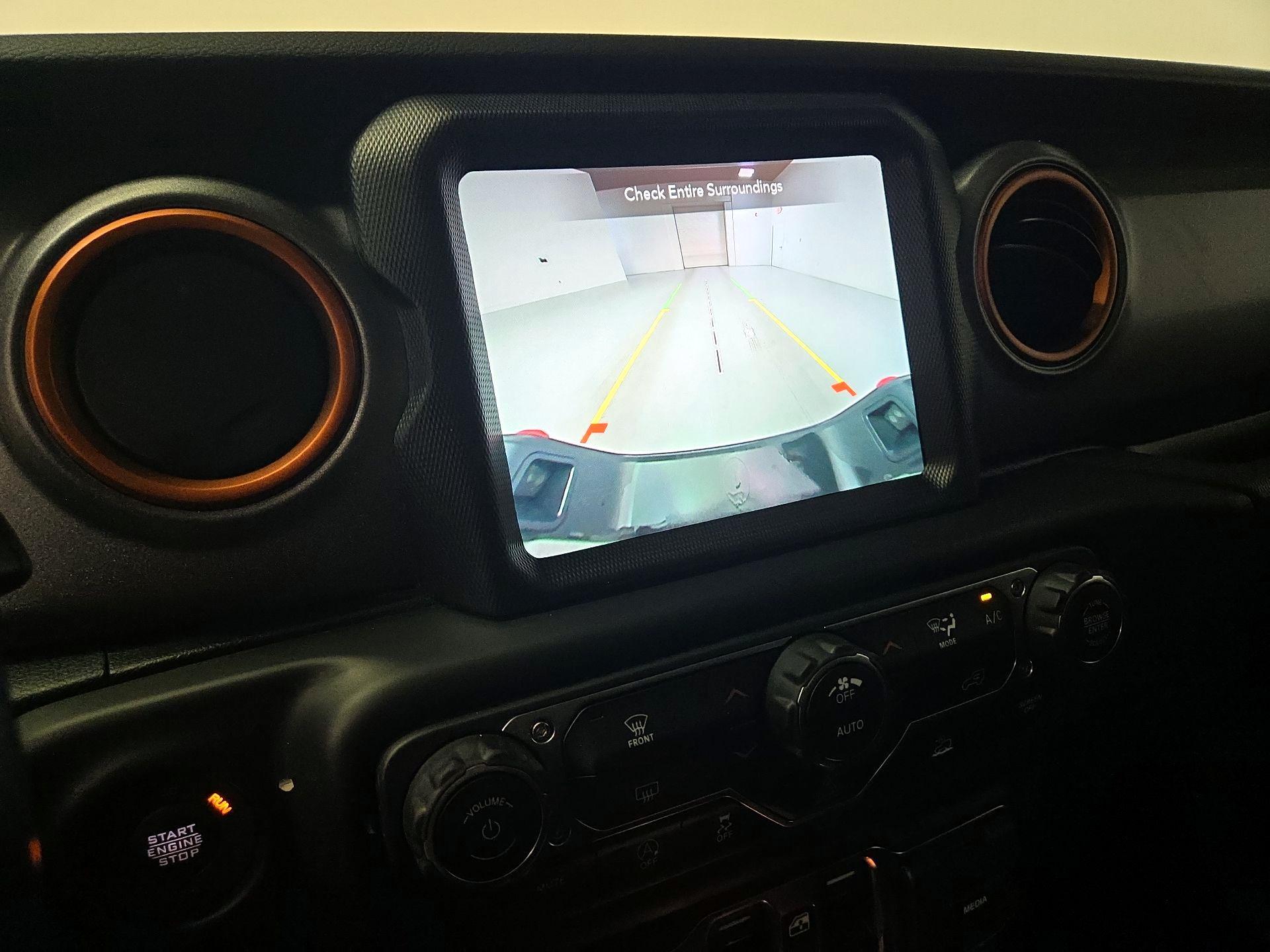 Thumbnail: 2023 Jeep Gladiator - 15