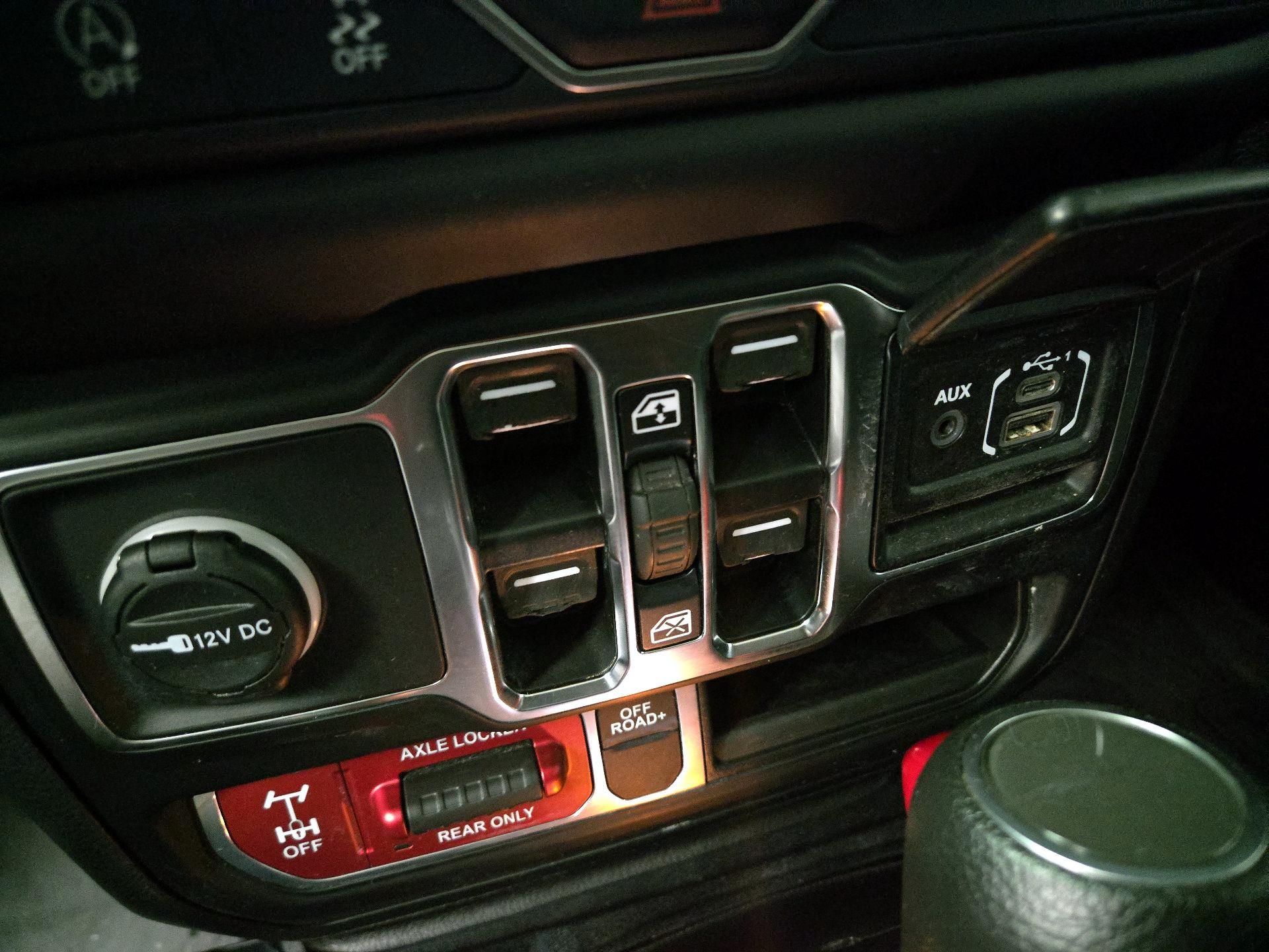 Thumbnail: 2023 Jeep Gladiator - 19