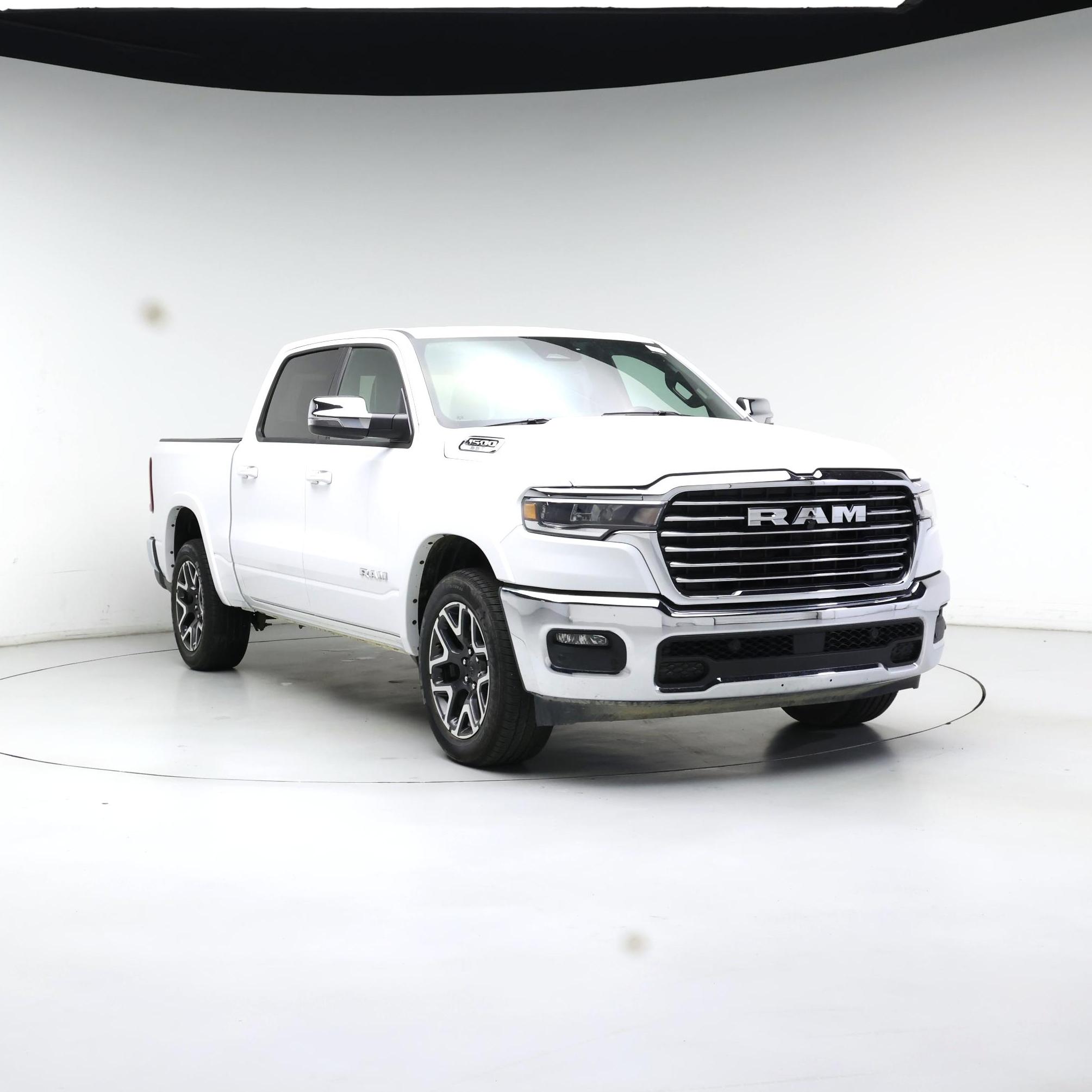 2025 RAM 1500 Laramie Crew Cab 4WD