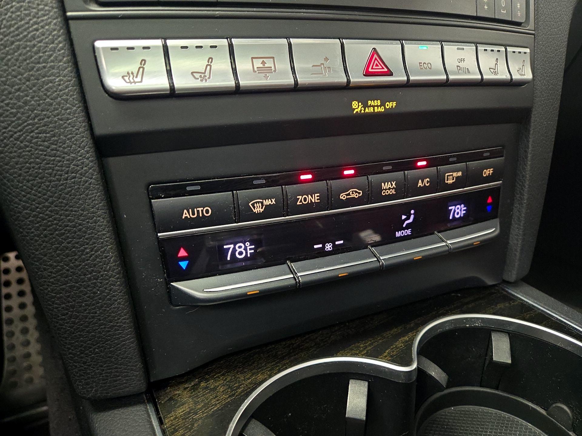 Thumbnail: 2016 Mercedes-Benz E-Class - 17