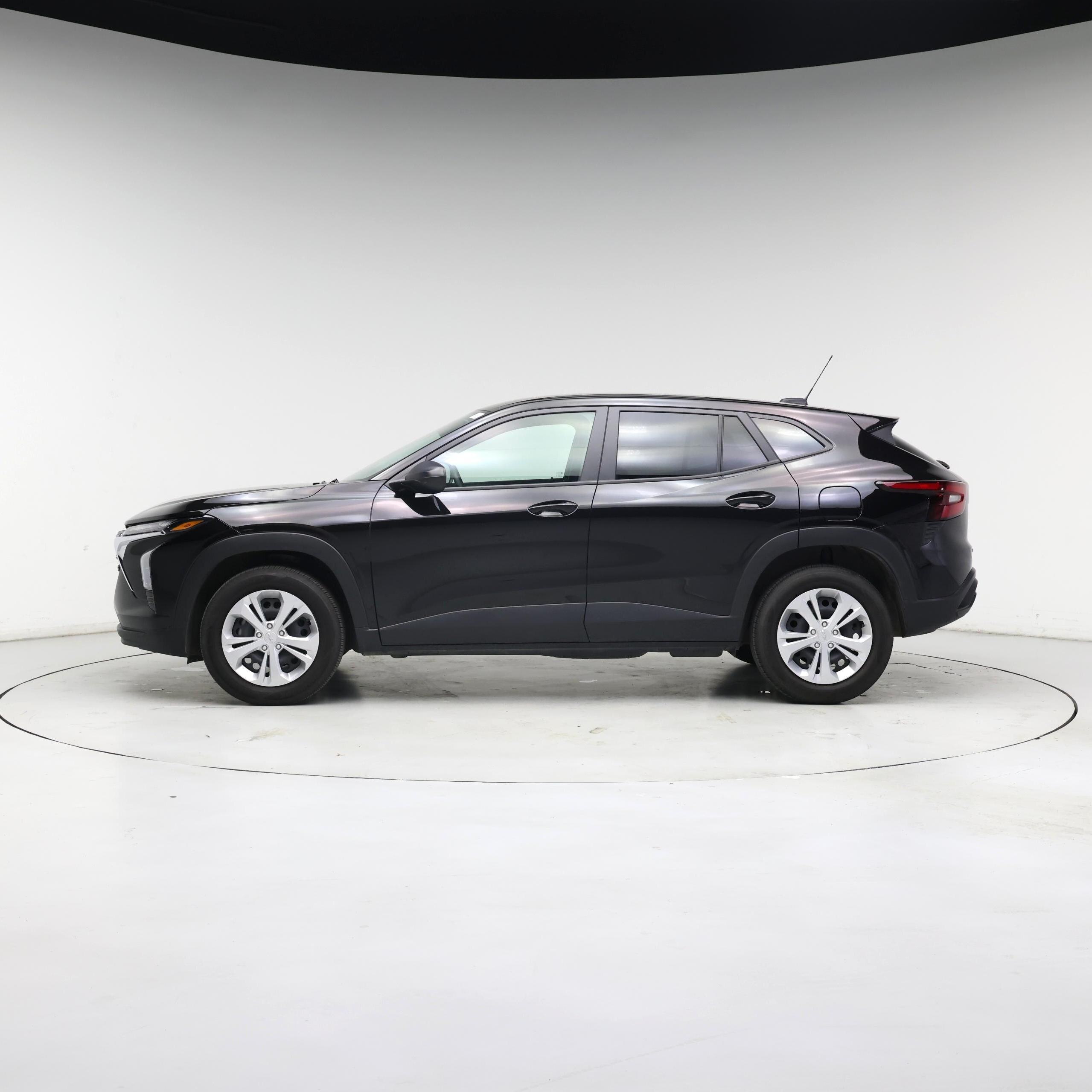 Thumbnail: 2025 Chevrolet Trax - 3