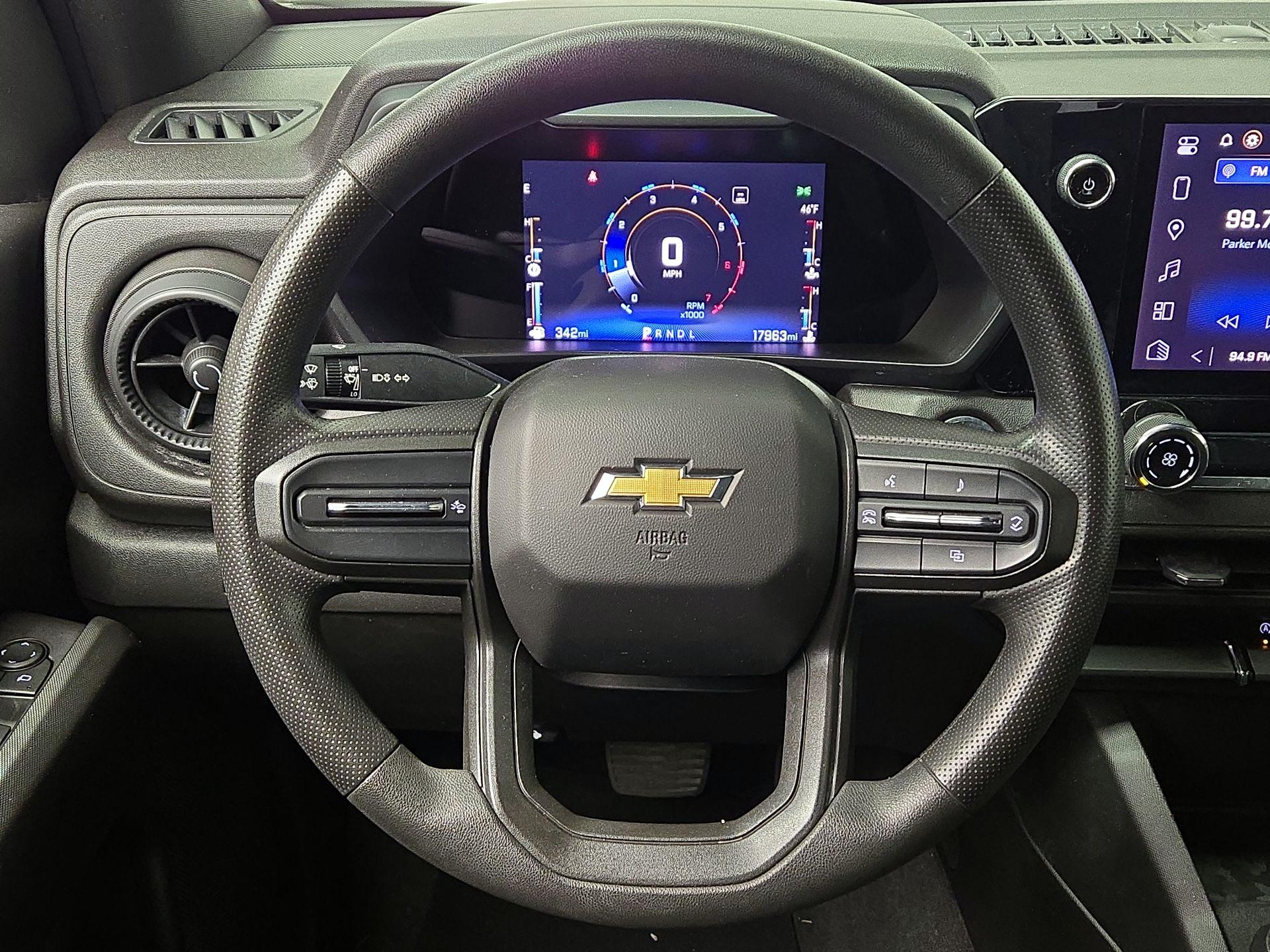 Thumbnail: 2023 Chevrolet Colorado - 10