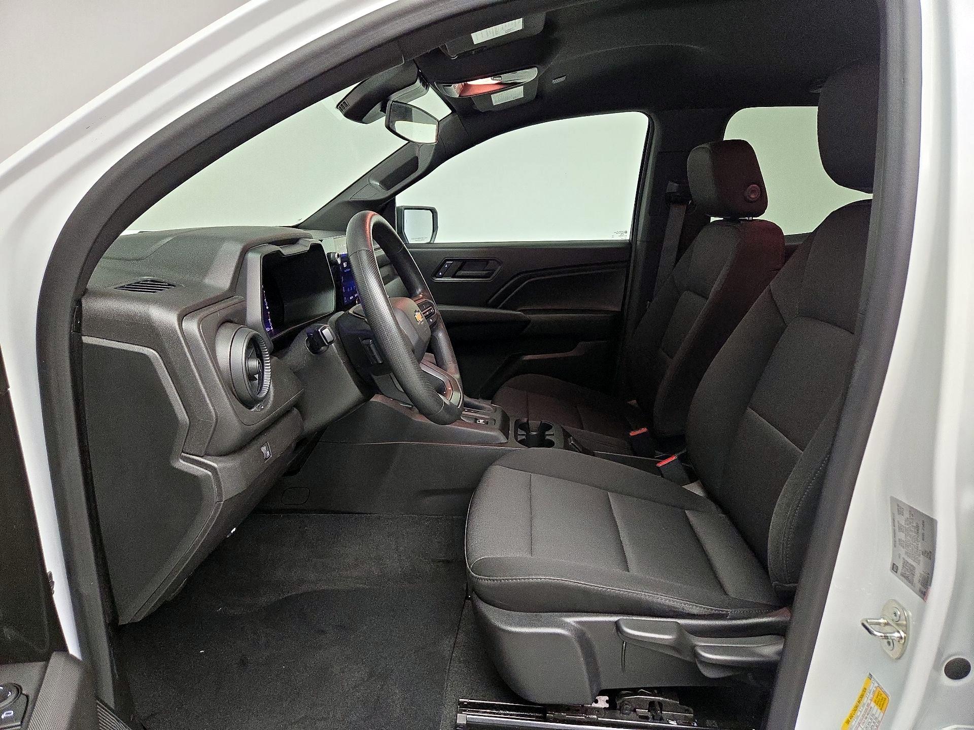 Thumbnail: 2023 Chevrolet Colorado - 11