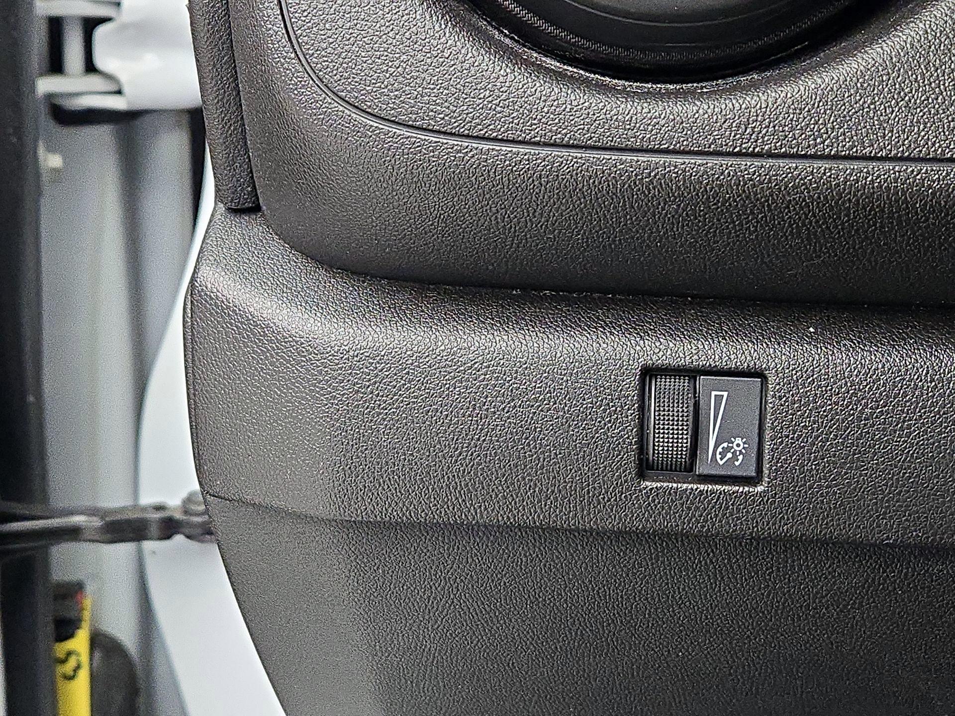 Thumbnail: 2023 Chevrolet Colorado - 13